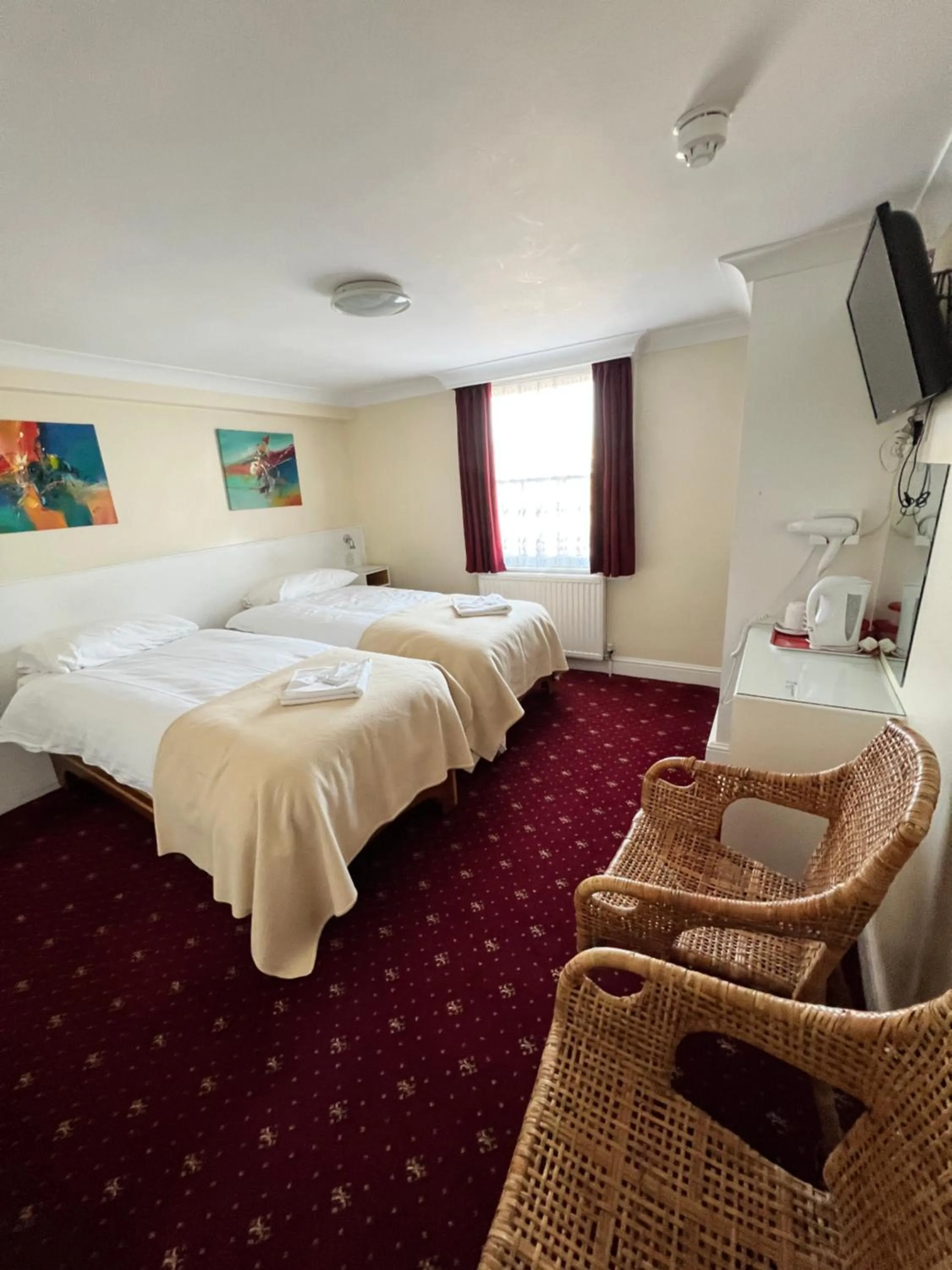 View (from property/room), Bed in Melbourne House Hotel