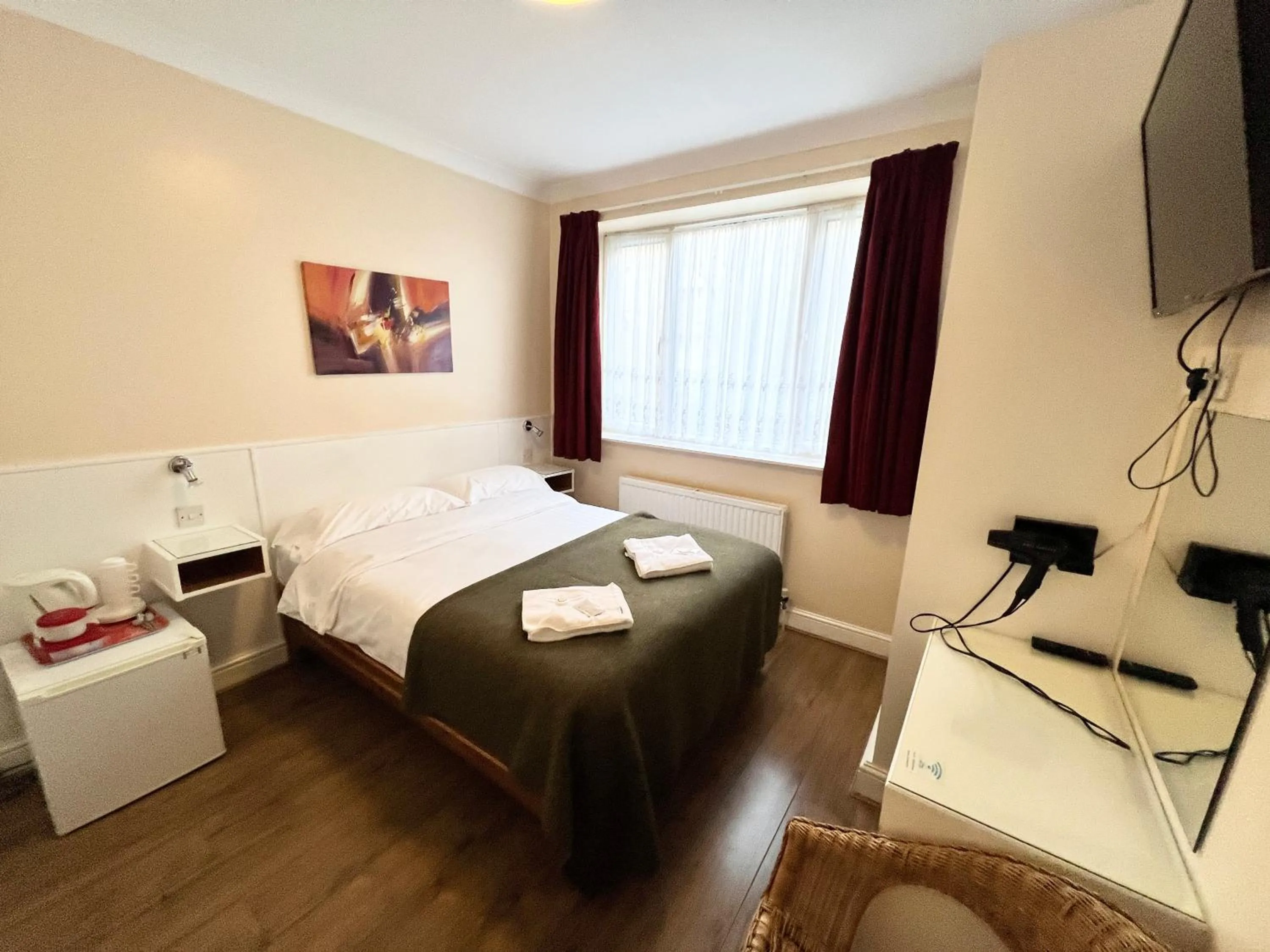 Bedroom, Bed in Melbourne House Hotel