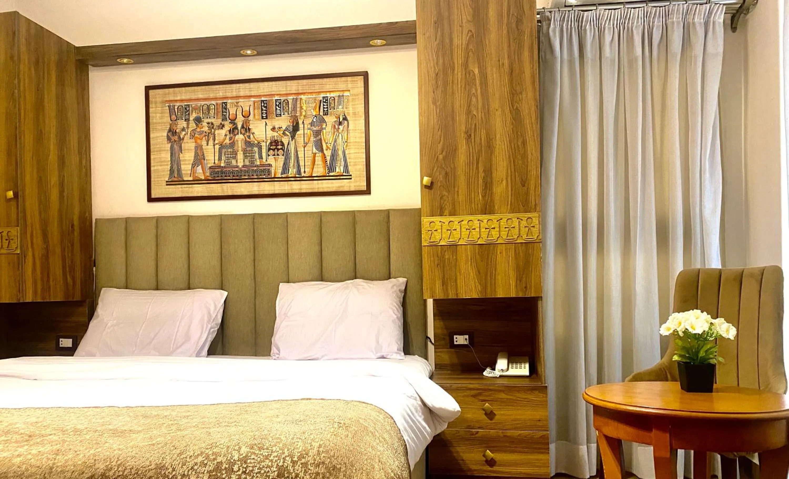 Bedroom, Bed in New Museum, Pyramids inn