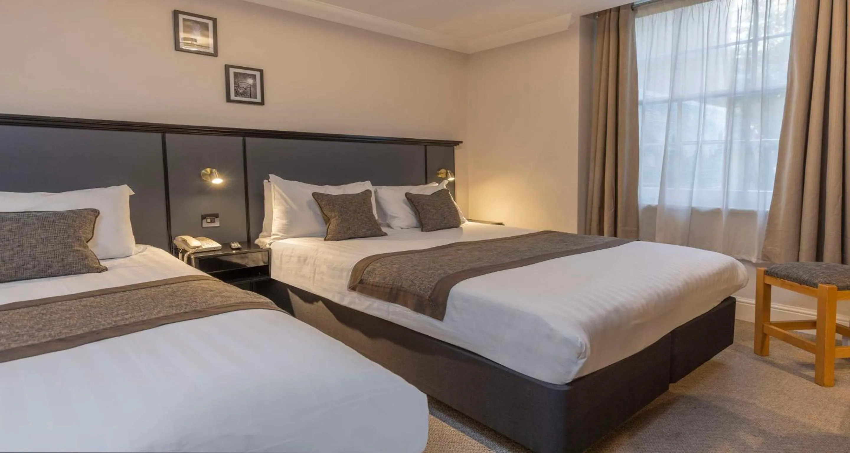 Bedroom, Bed in Best Western Corona Hotel