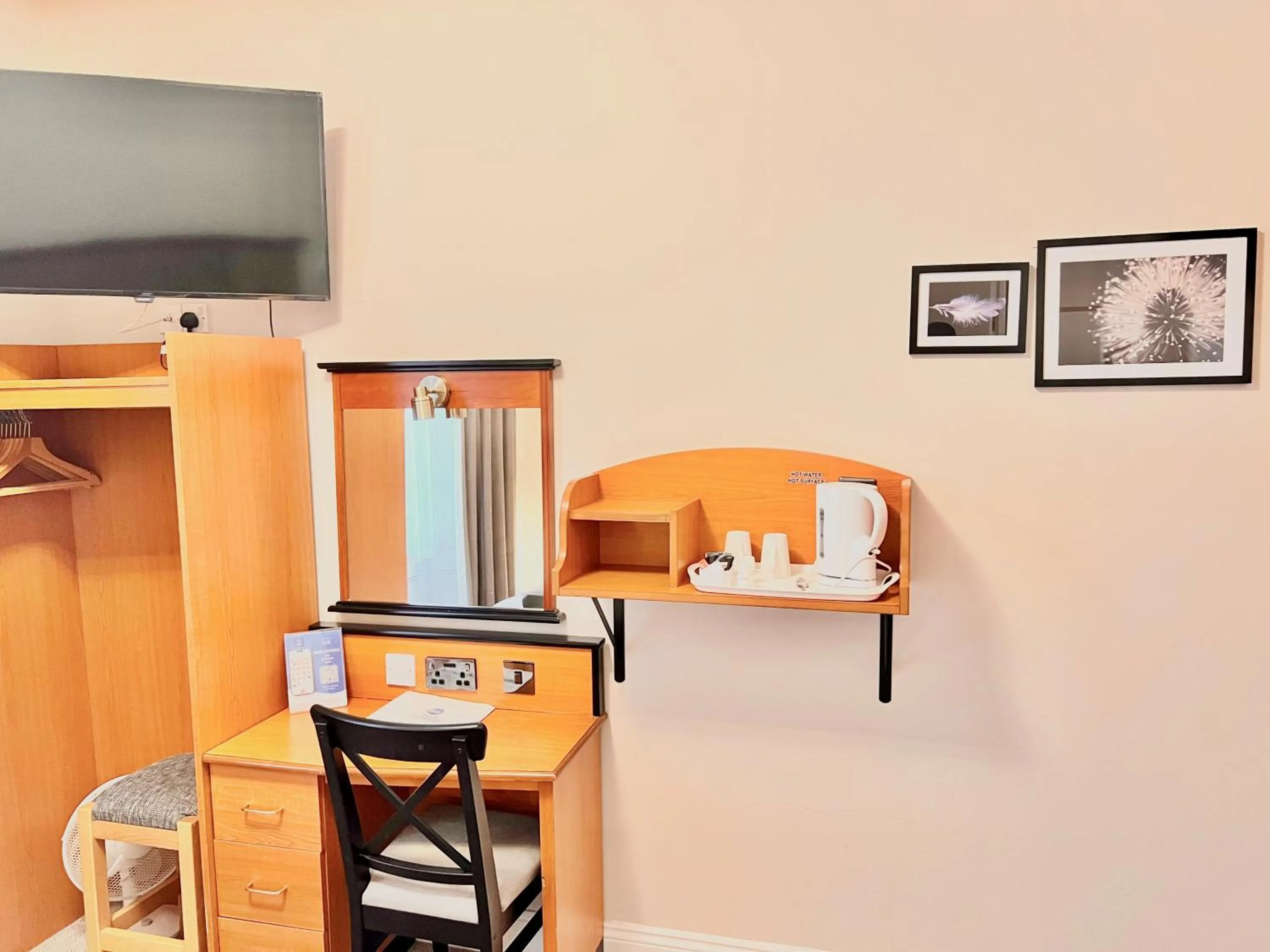 Bedroom in Best Western Corona Hotel