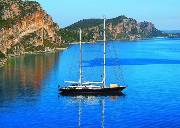 Other in Hotel Navarone