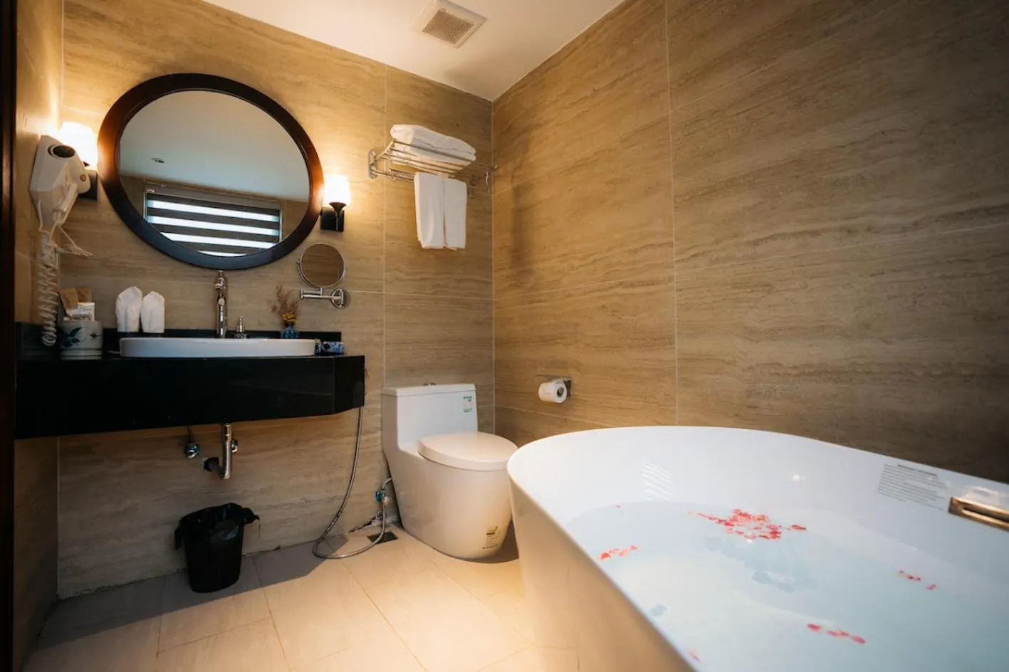 Bathroom, Bed in Paradise Soc Son Resort