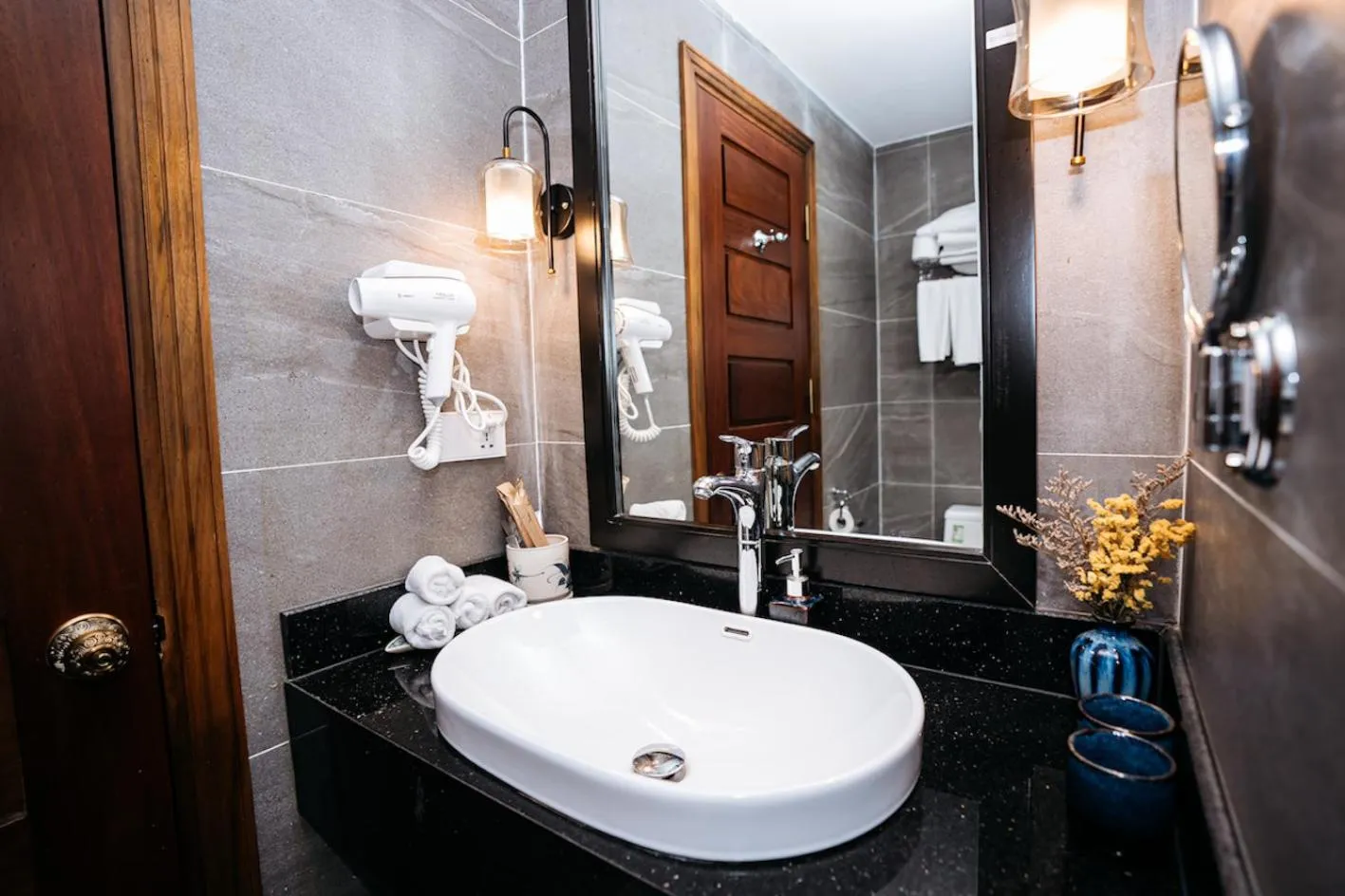 Shower in Paradise Soc Son Resort