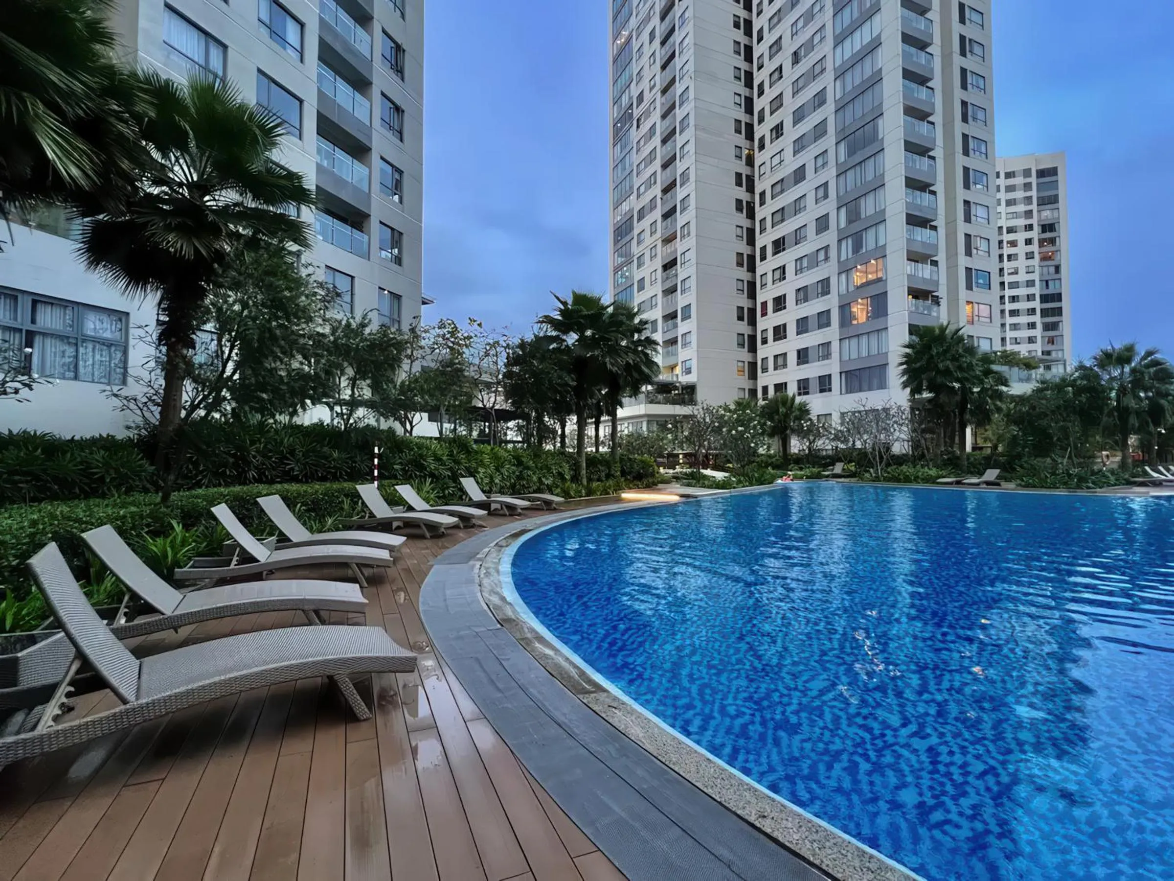 Swimming pool in Diamond Island - Mekong Retreat Apartment