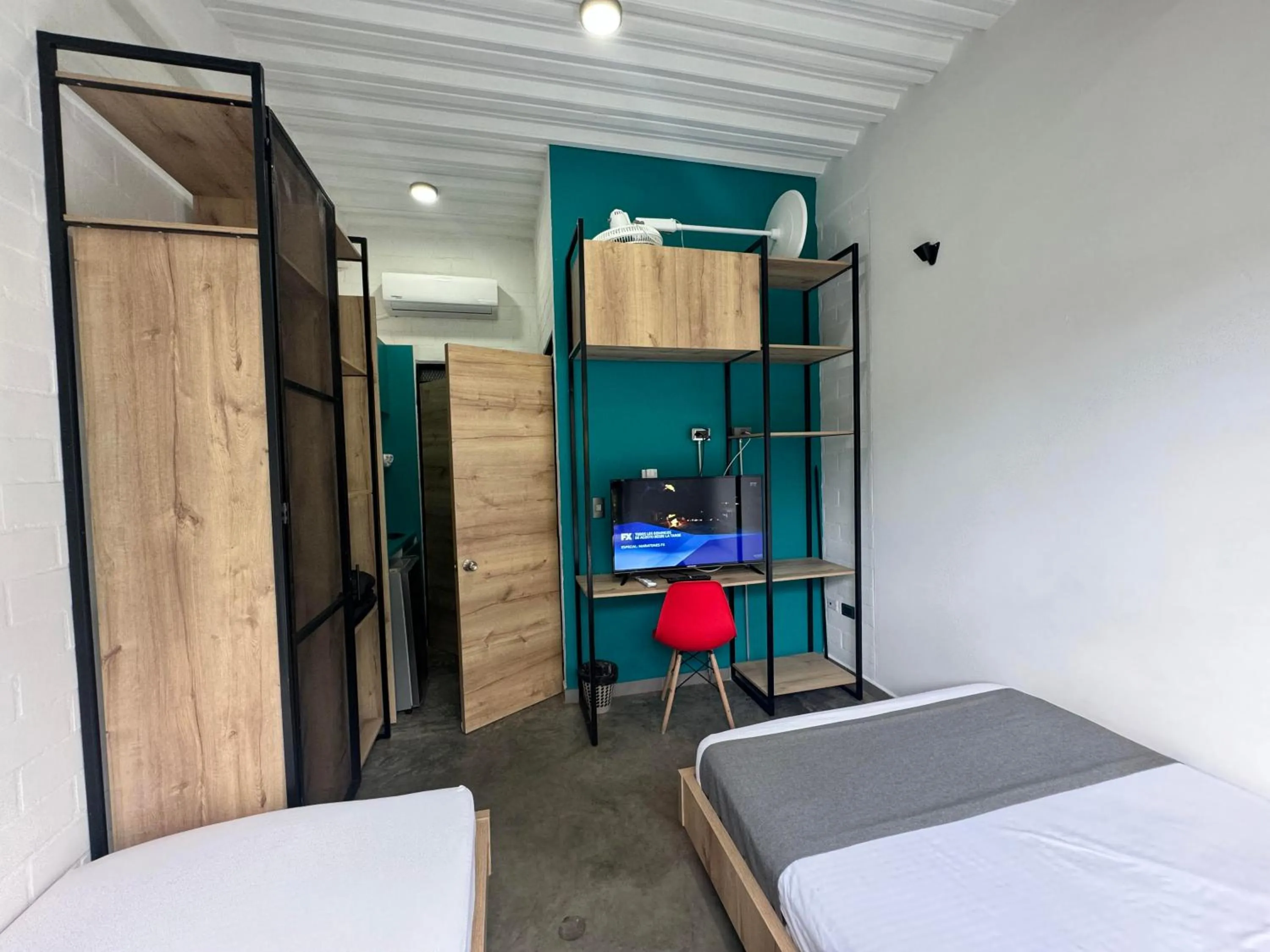 Photo of the whole room, Bed in Hotel Living Box San Fernando