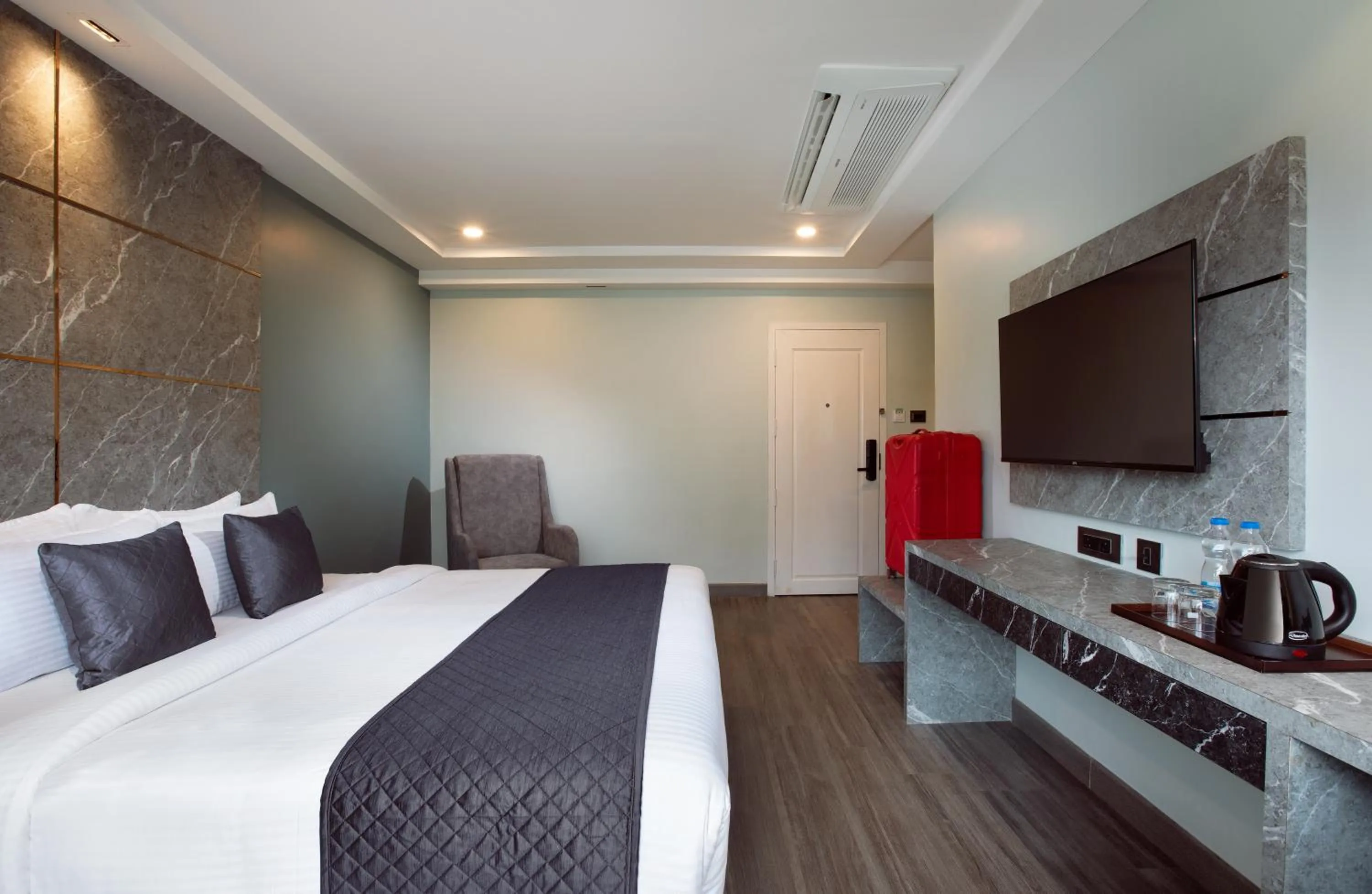 Bedroom, Bed in 44 Oasis