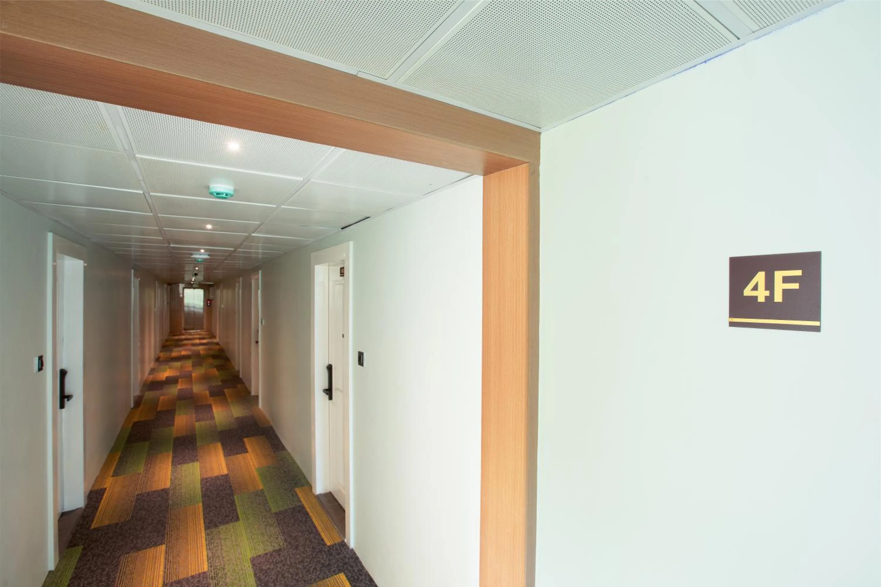 Property building in 44 Oasis