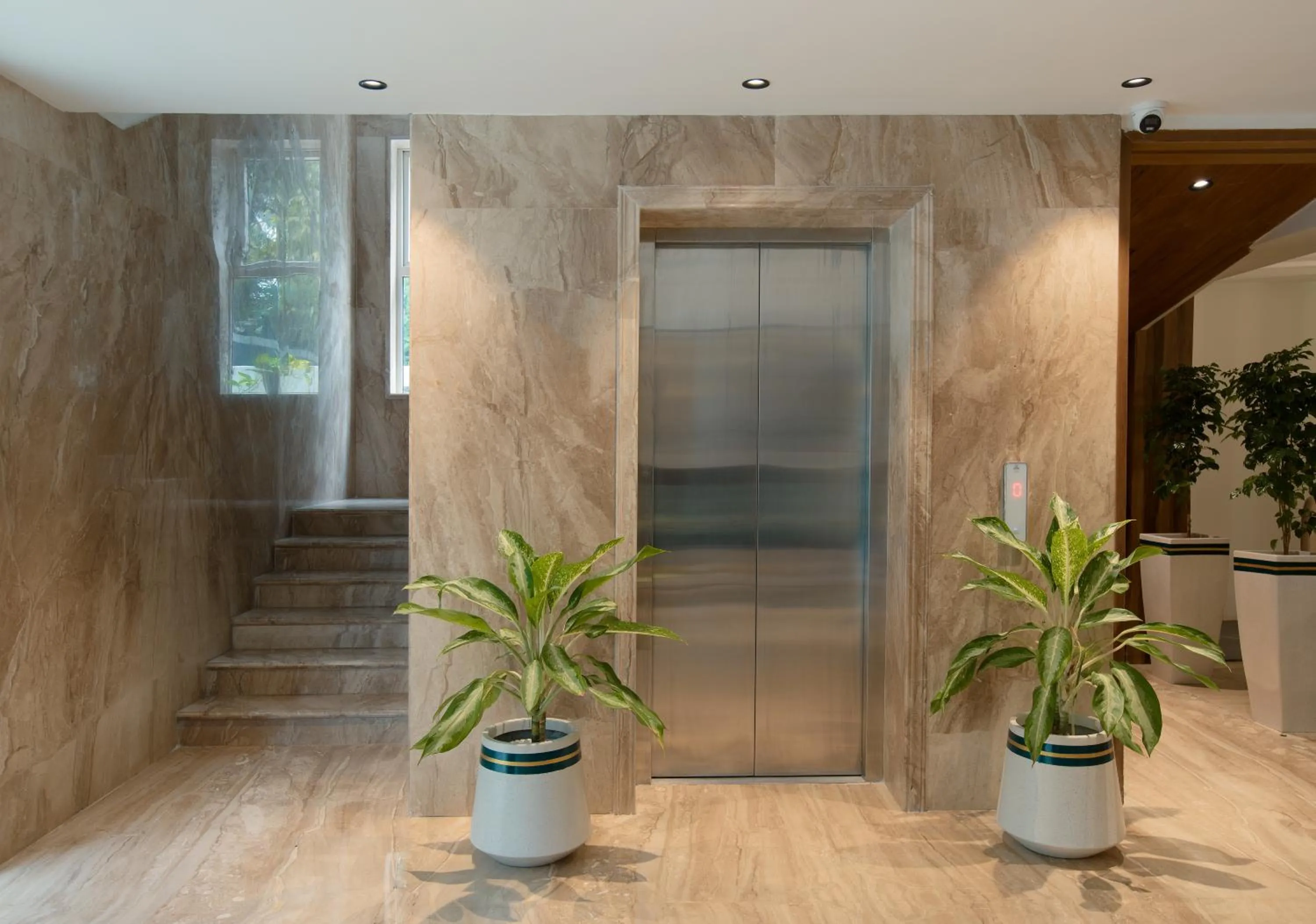 elevator in 44 Oasis