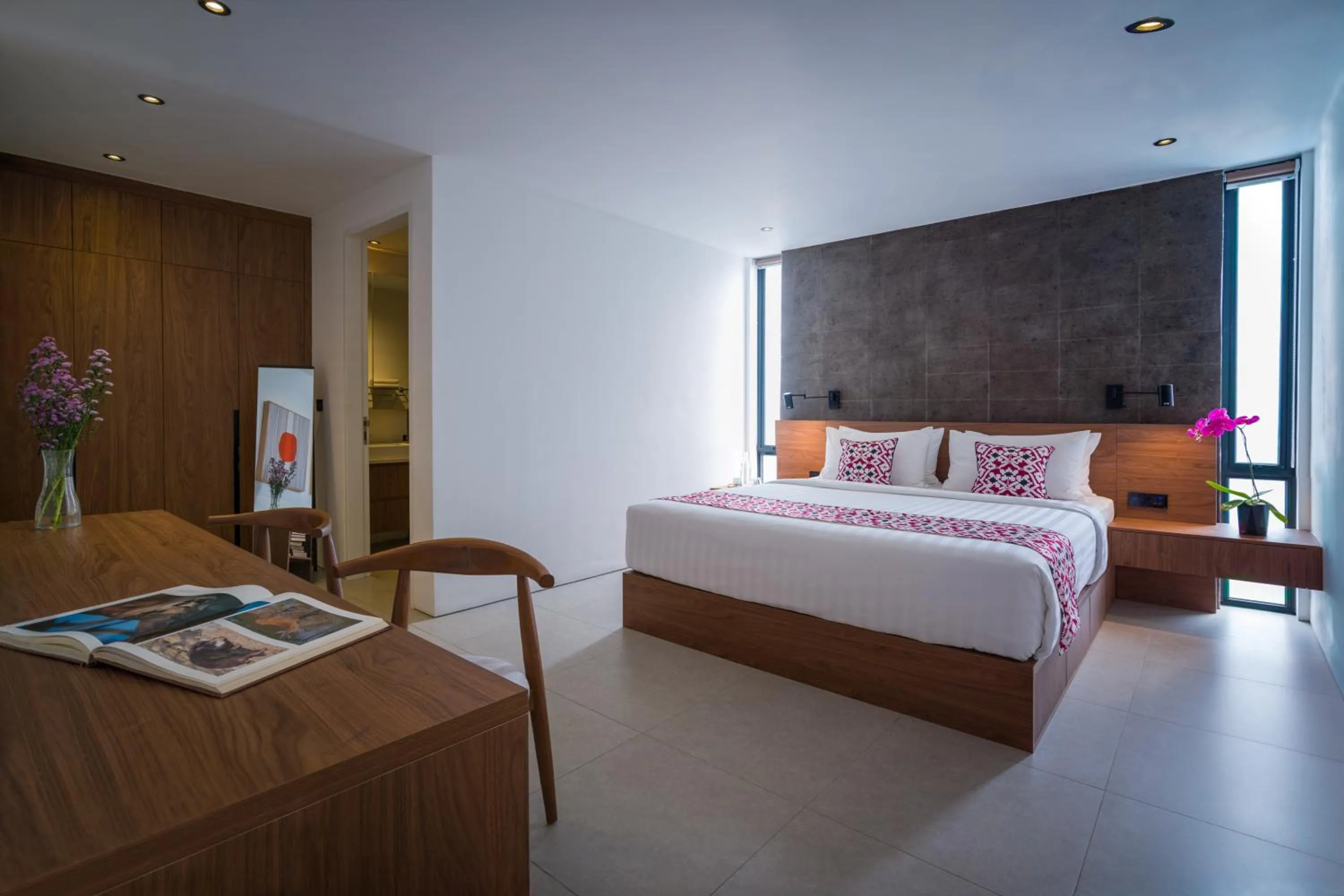 Bed in Umalas Creek Villas - Pool Villa with Shared Sauna & Ice Bath