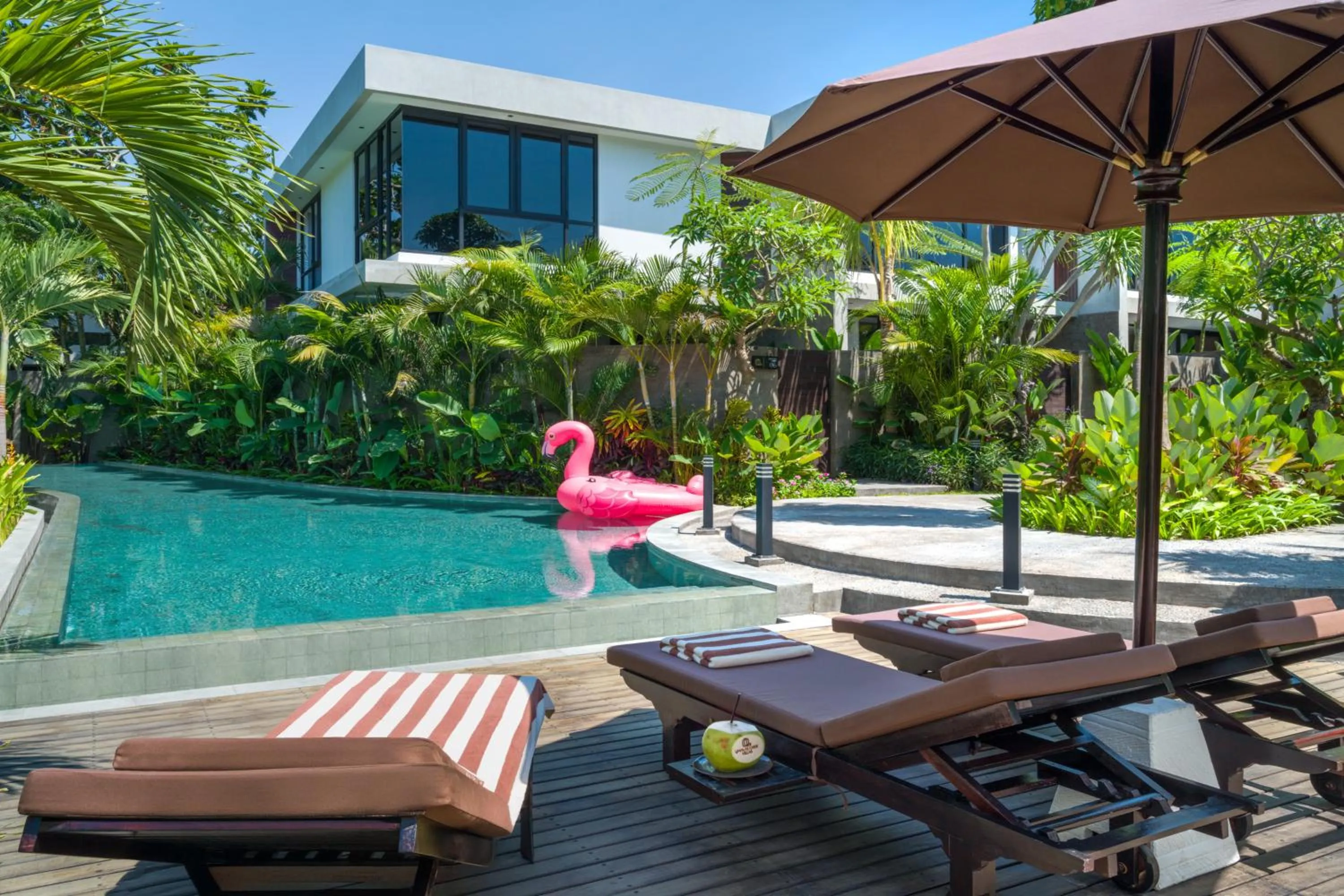 Property building in Umalas Creek Villas - Pool Villa with Shared Sauna & Ice Bath