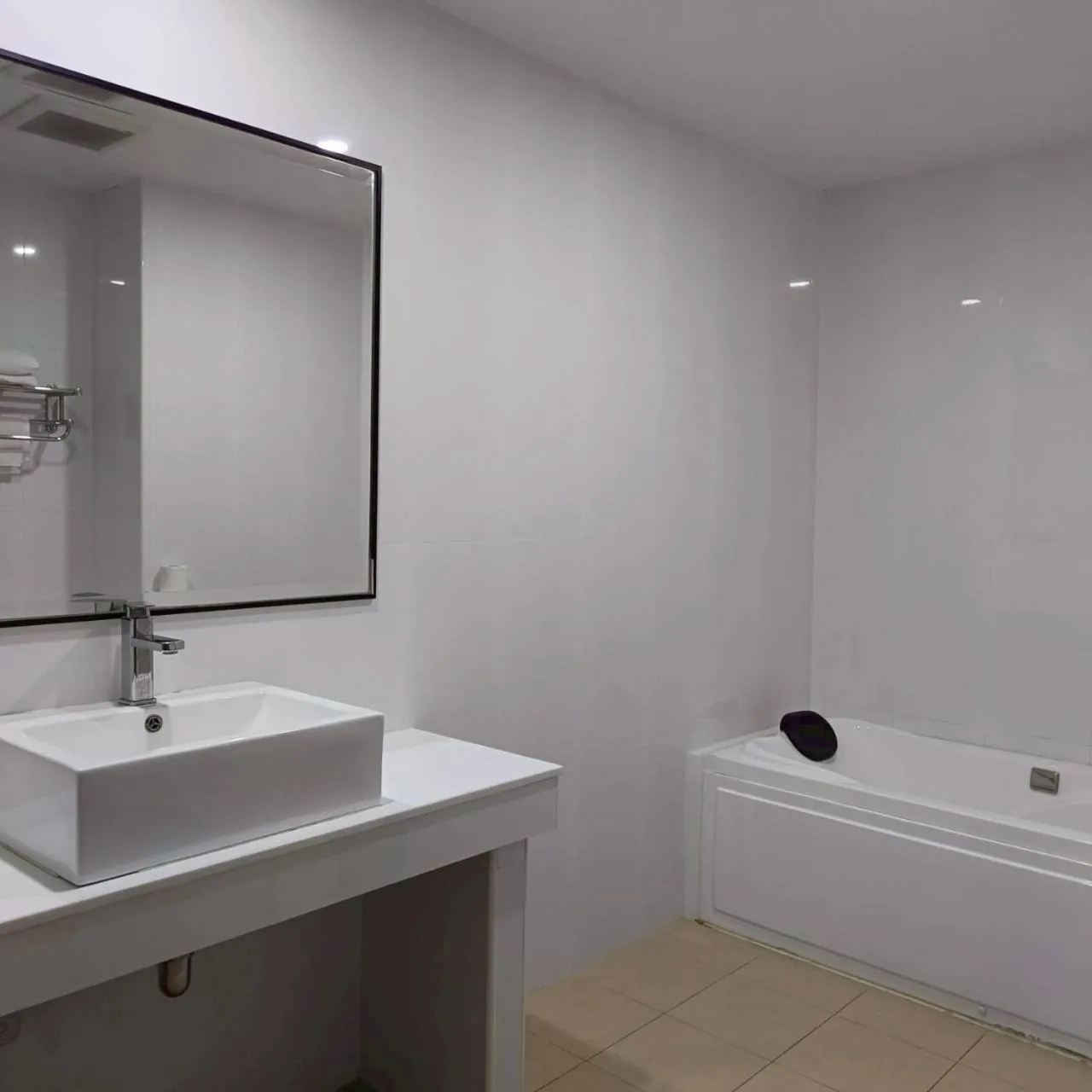 Cozy Donmueang Hotel