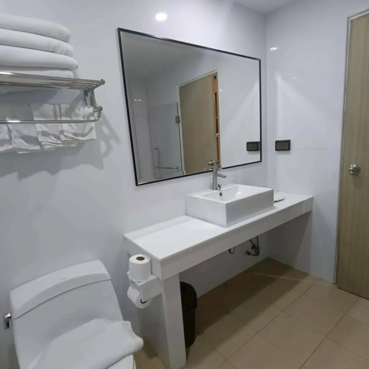 Cozy Donmueang Hotel