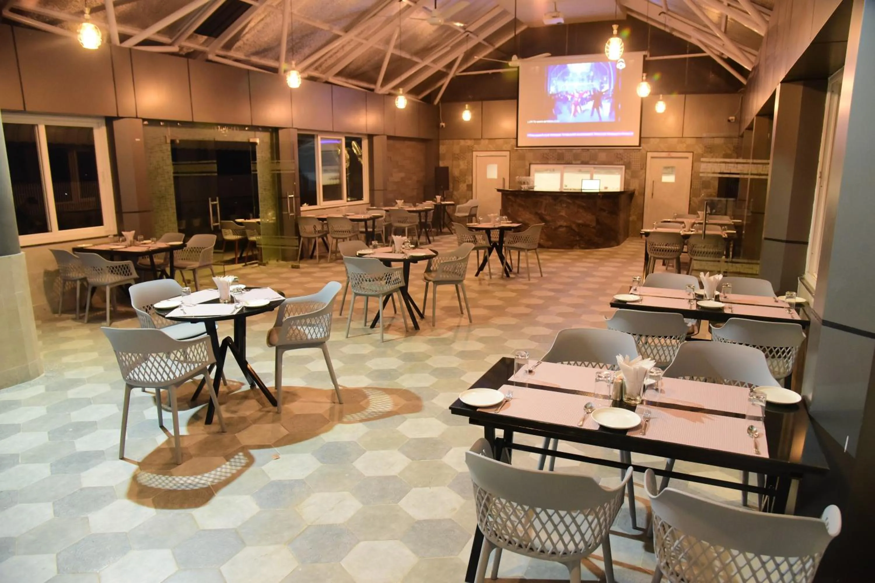 Restaurant/places to eat in Hotel Rishiraj, Nagaon