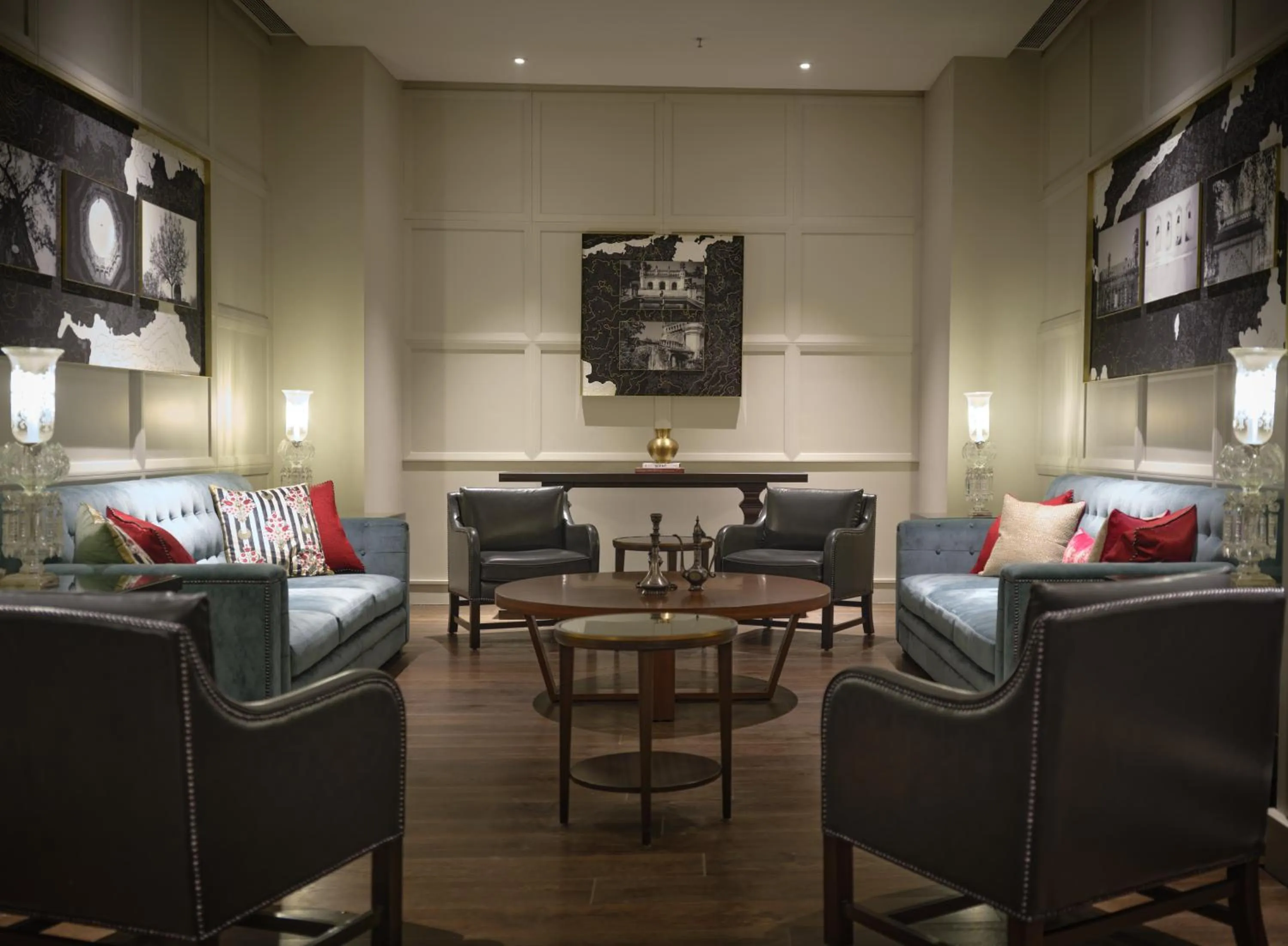 Lounge or bar in The Leela Hyderabad Banjara Hills