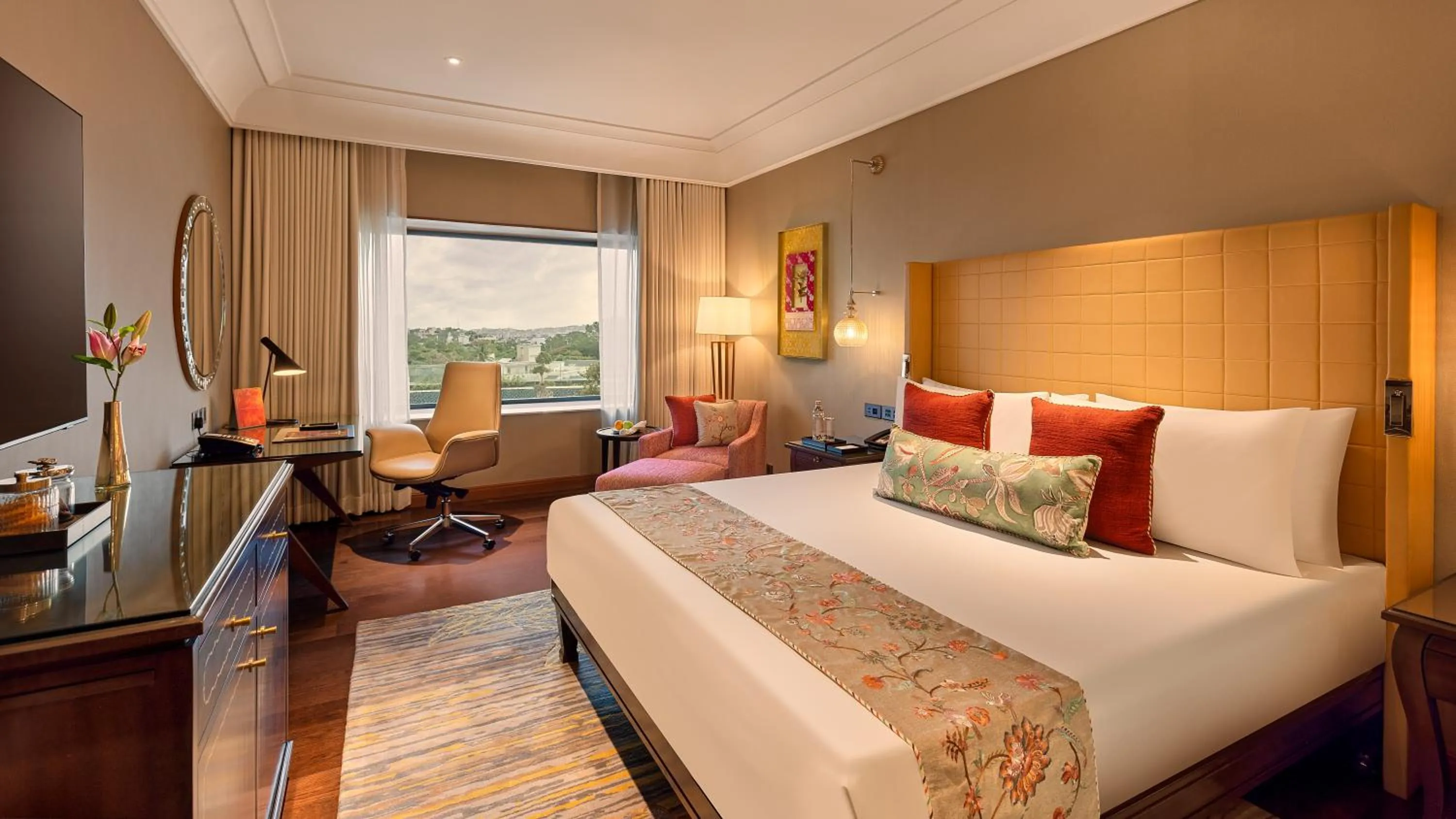 Guests, Bed in The Leela Hyderabad Banjara Hills