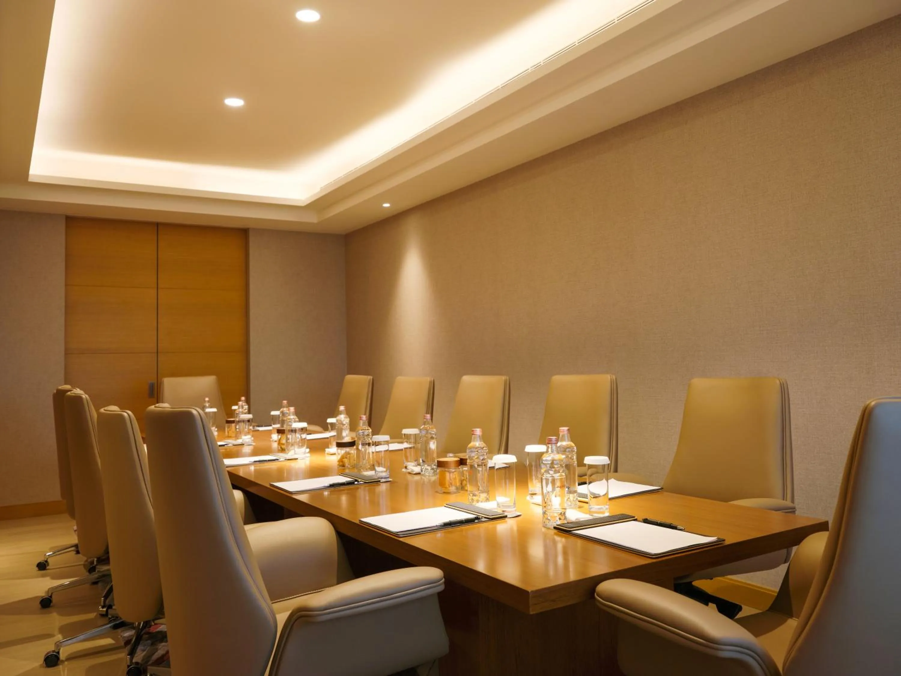 Lounge or bar in The Leela Hyderabad Banjara Hills