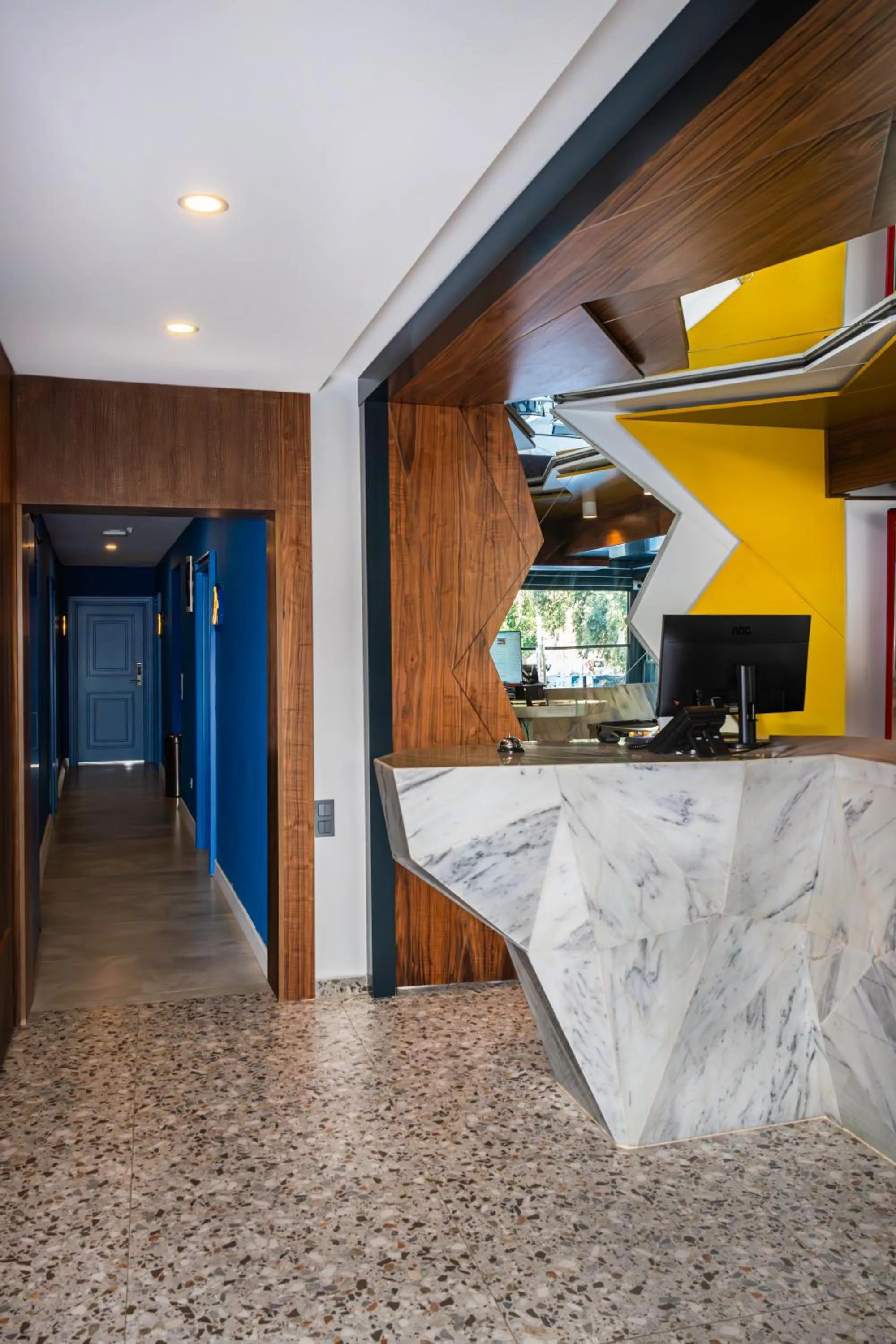 Lobby or reception in Lucky Monkey Midi Hotel