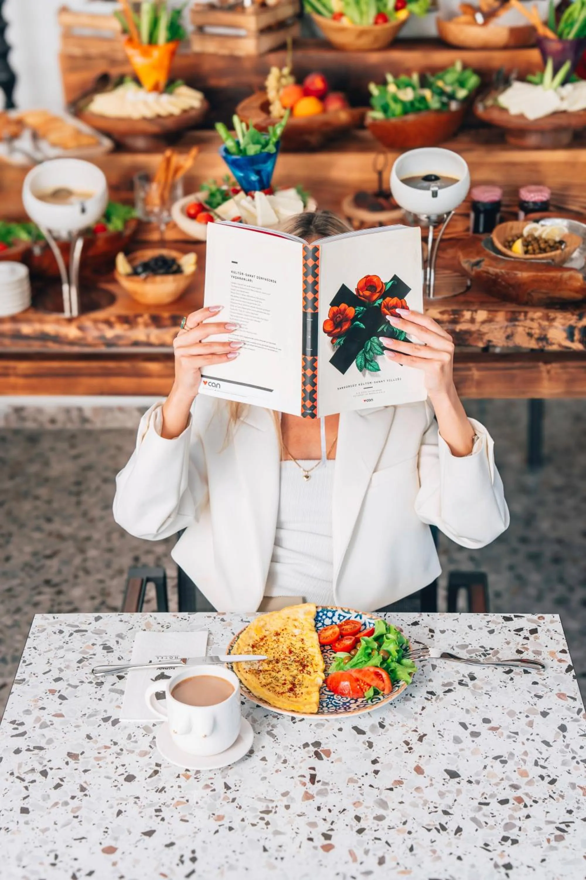 Restaurant/places to eat in Lucky Monkey Midi Hotel