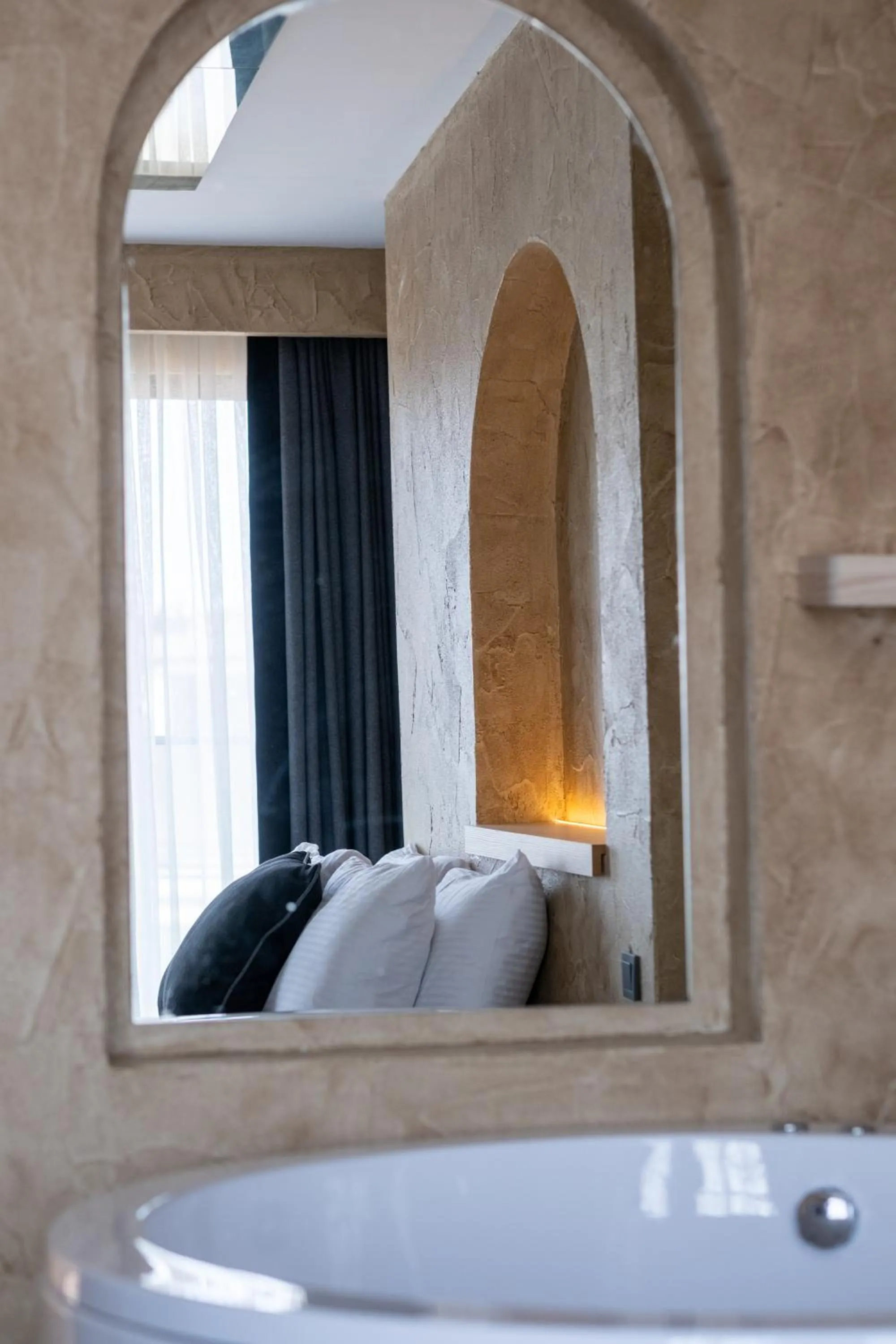 Photo of the whole room, Bed in Lucky Monkey Midi Hotel