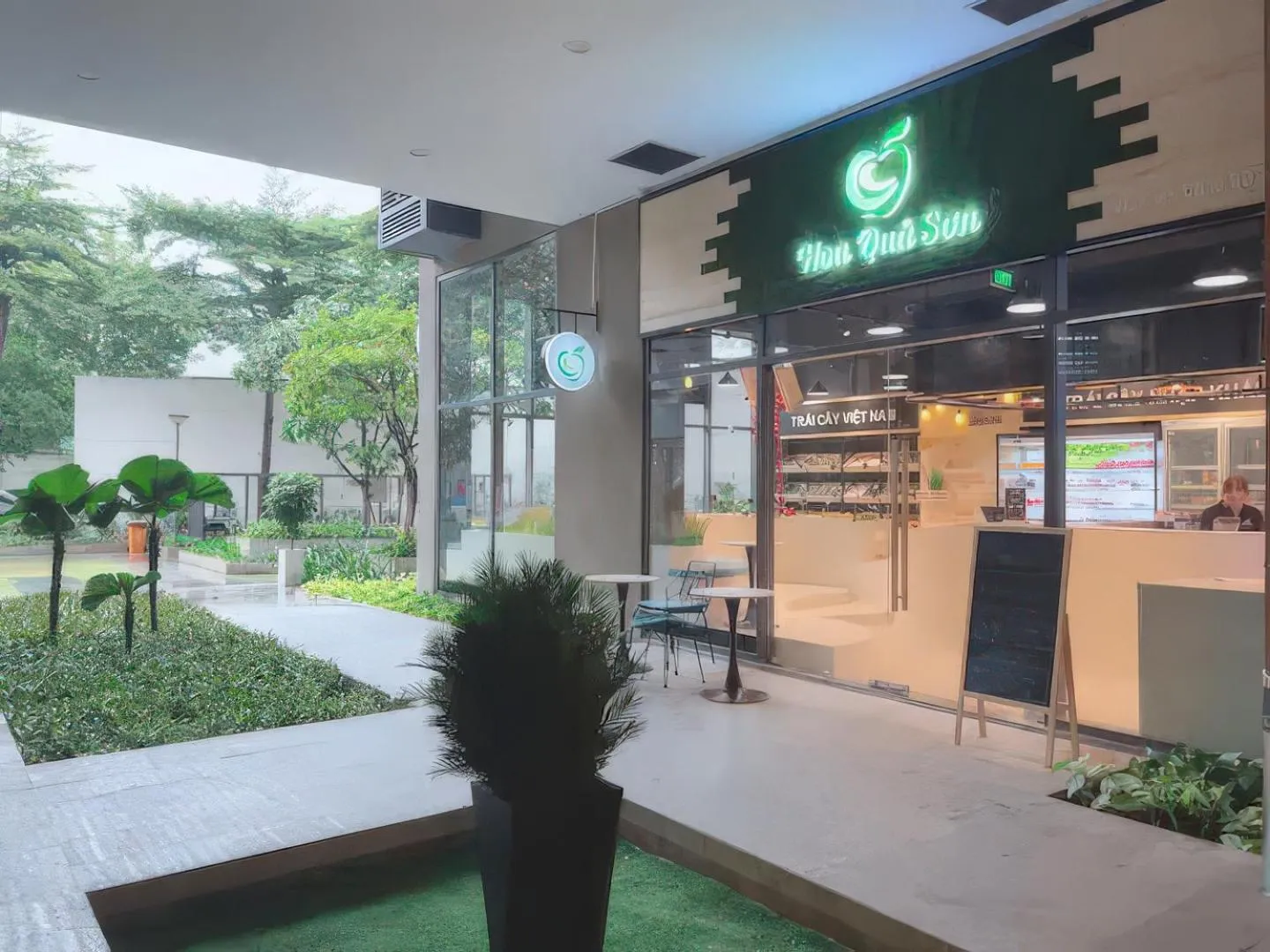 Day in The Everich Infinity - China Town Apartment