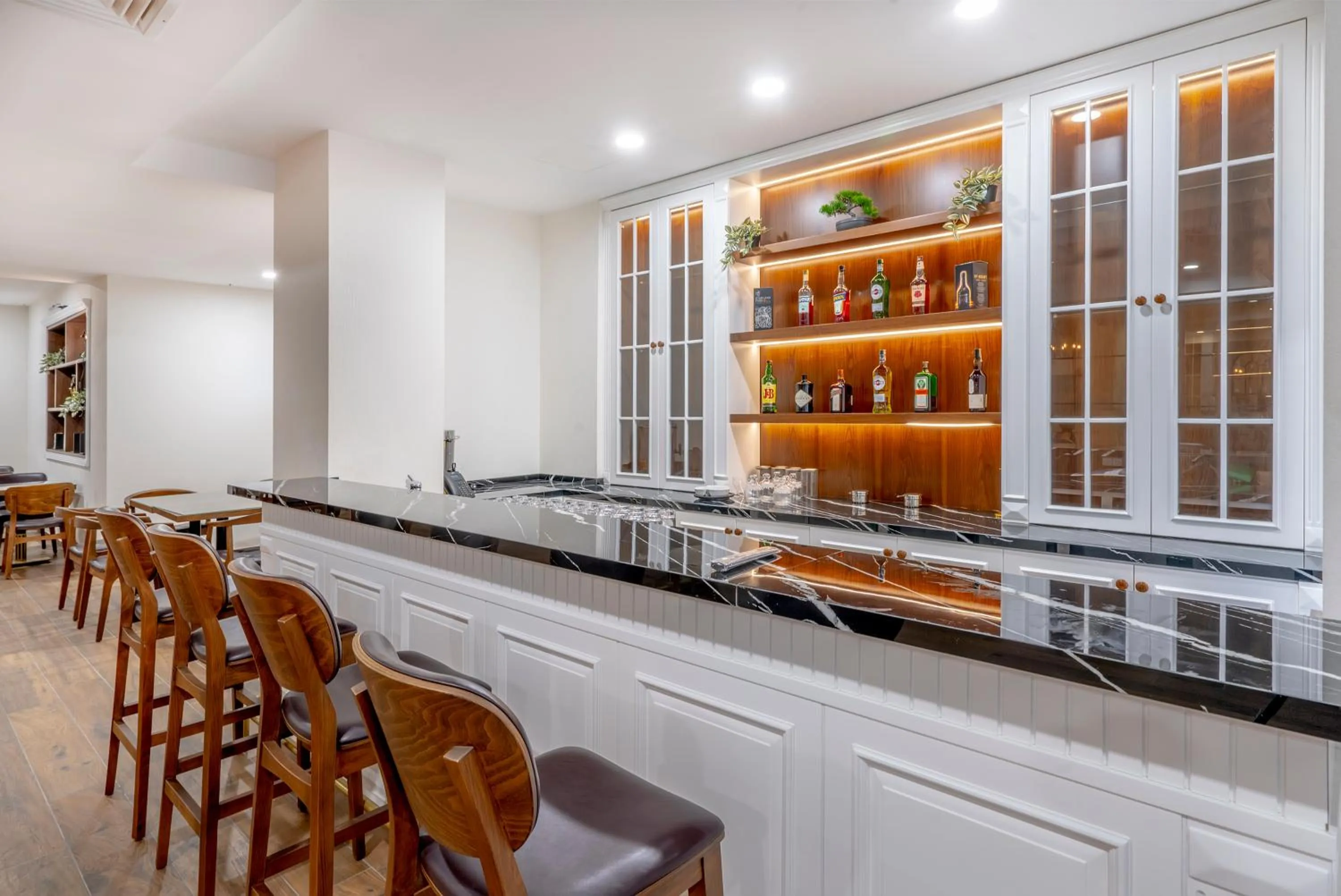 Lounge or bar in Iris Hotel