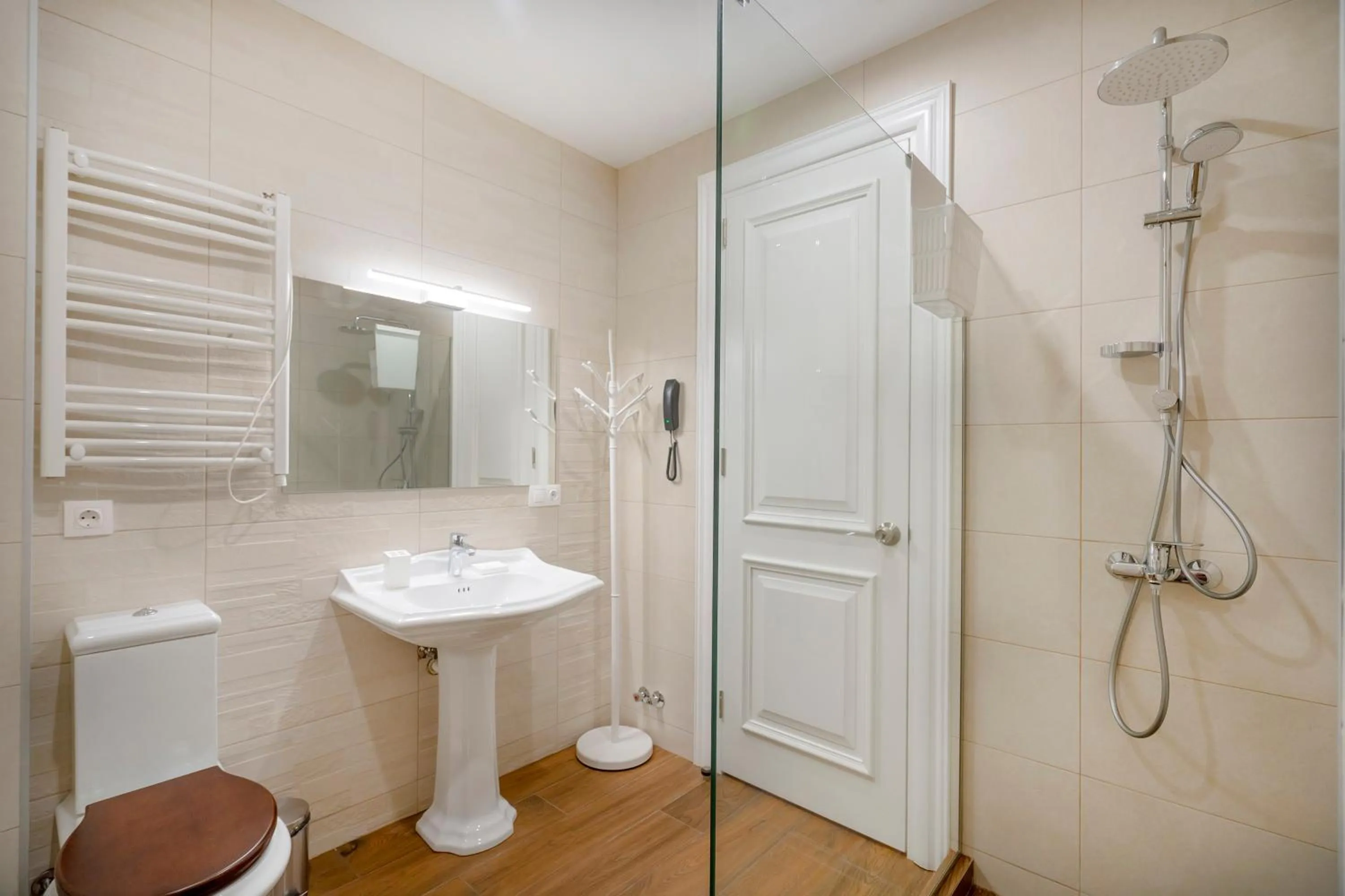 Shower in Iris Hotel