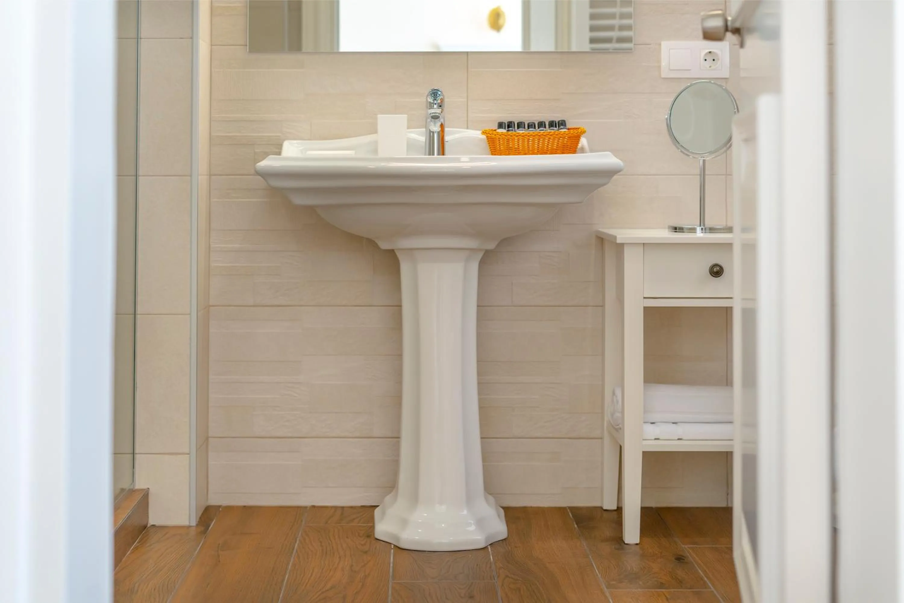 Bathroom in Iris Hotel