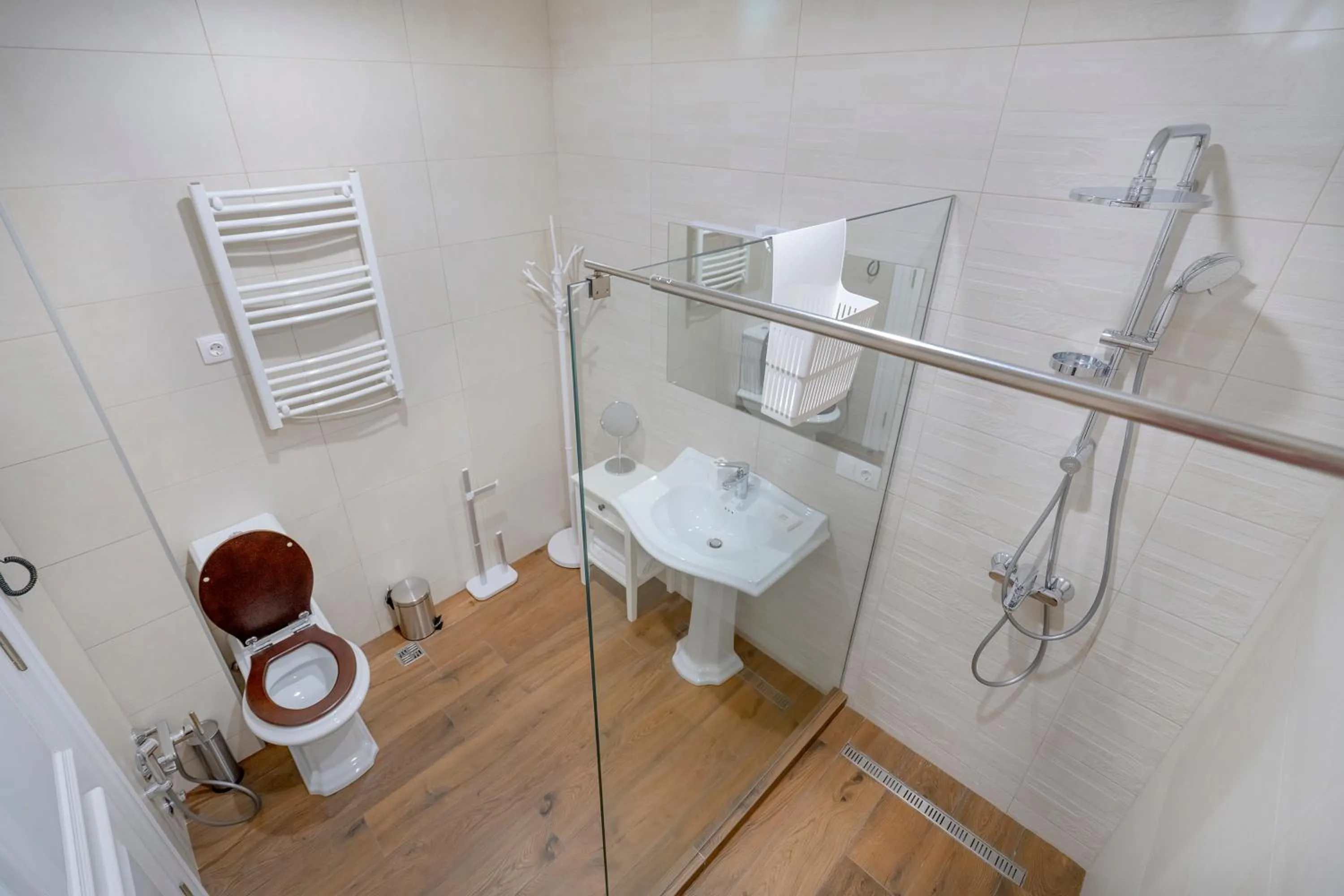 Shower in Iris Hotel