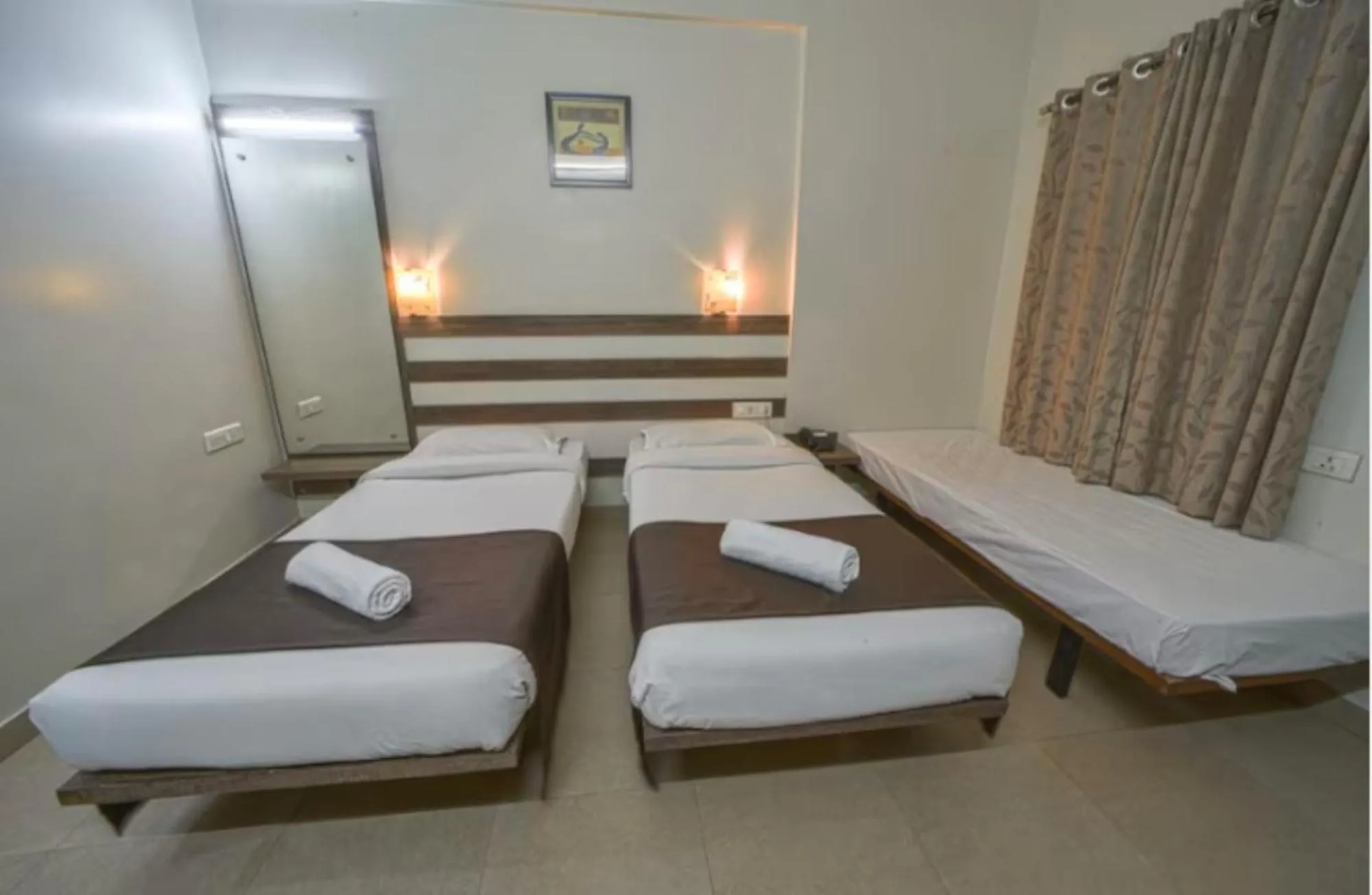 Bed in Hotel Orient Crown, Kolhapur