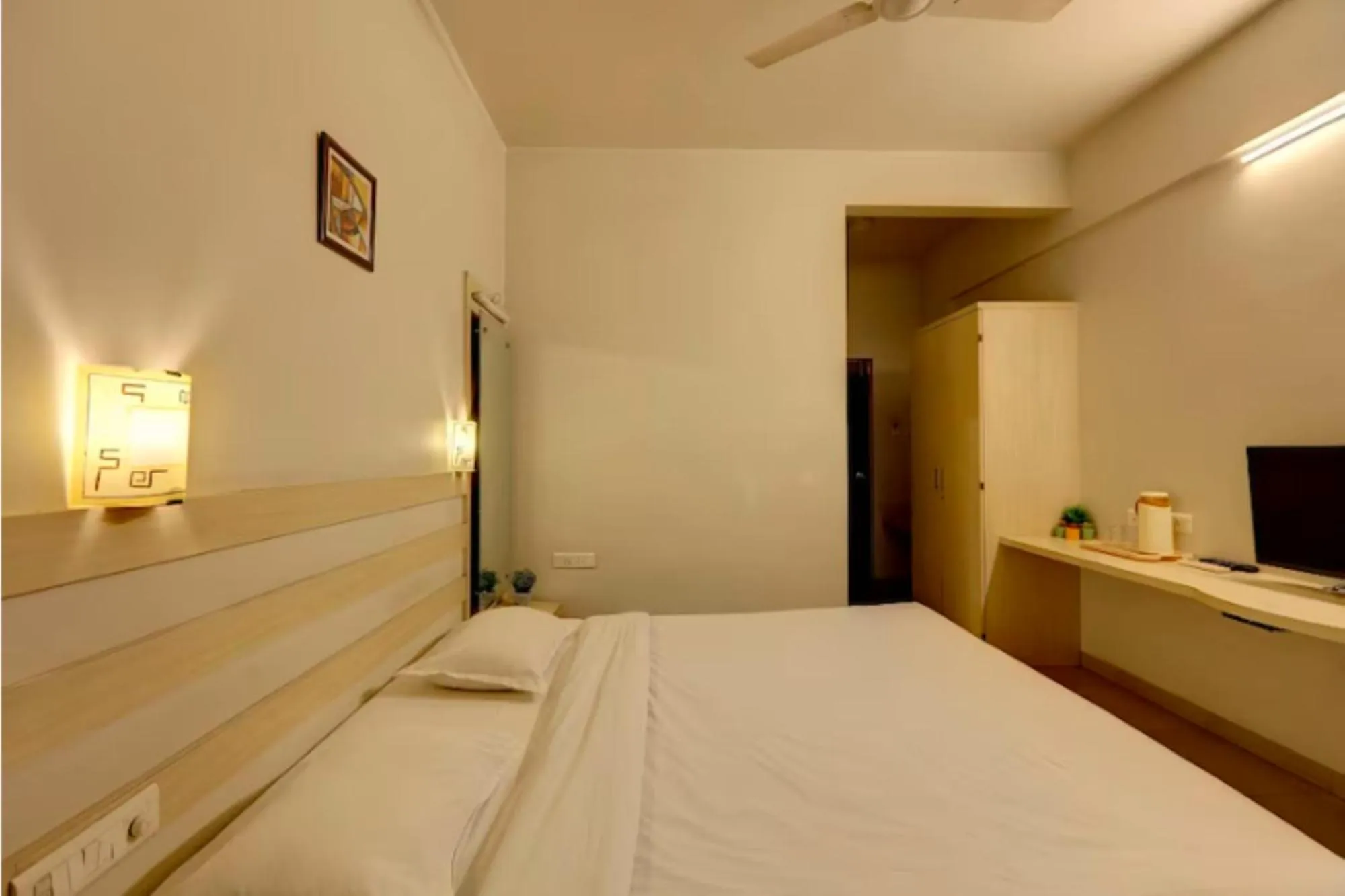 Bed in Hotel Orient Crown, Kolhapur