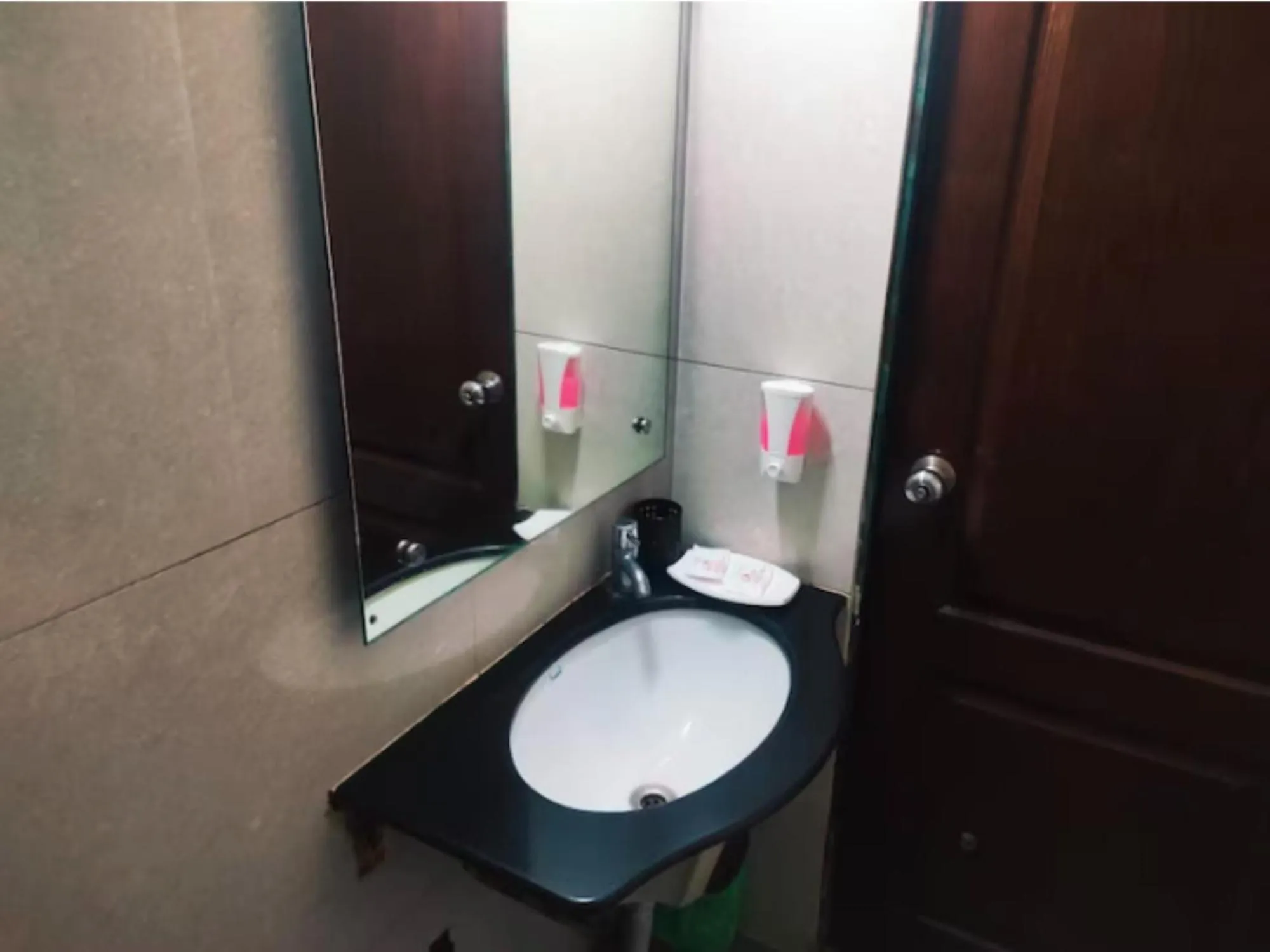 Hotel Orient Crown, Kolhapur