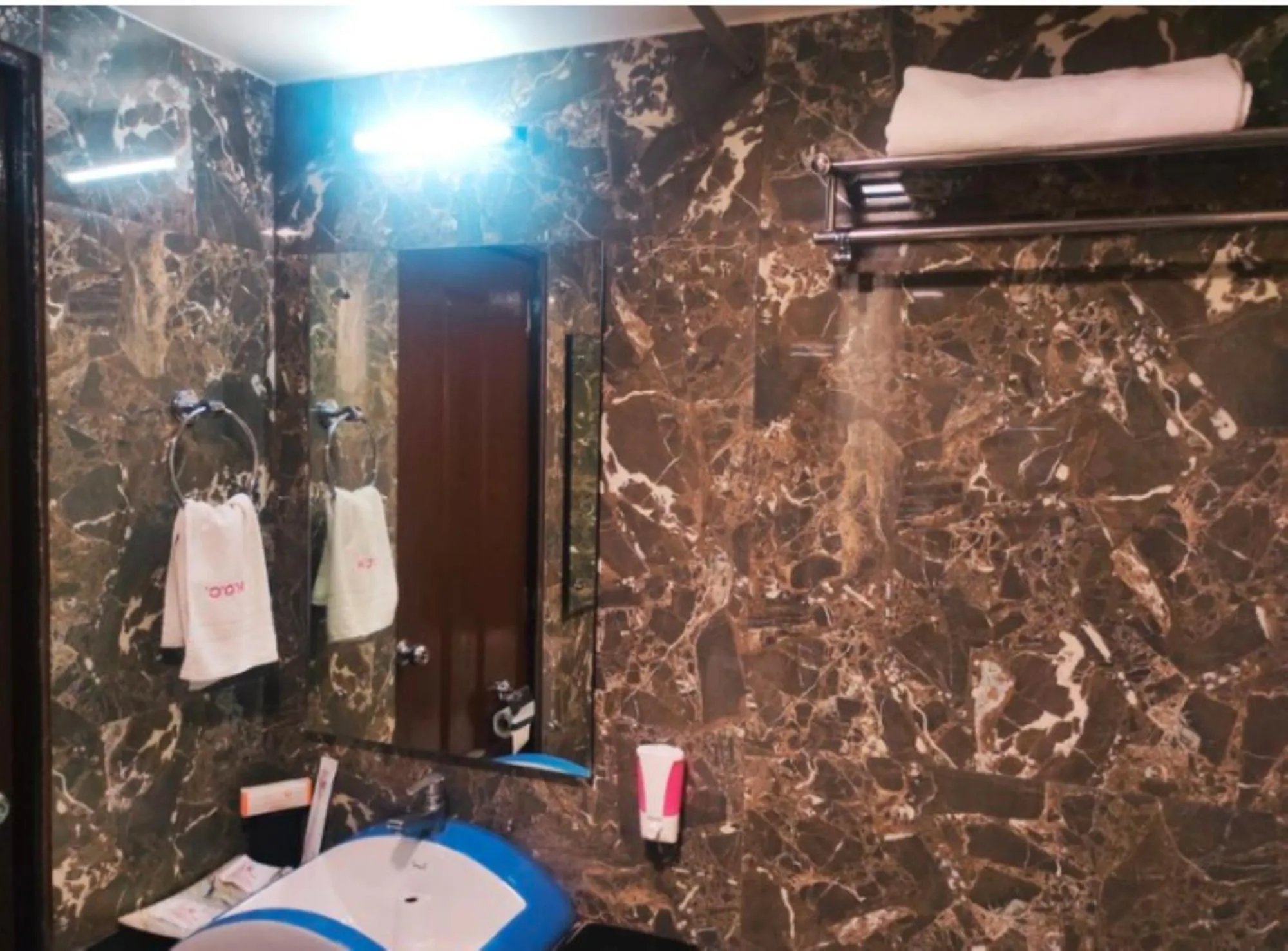 Hotel Orient Crown, Kolhapur