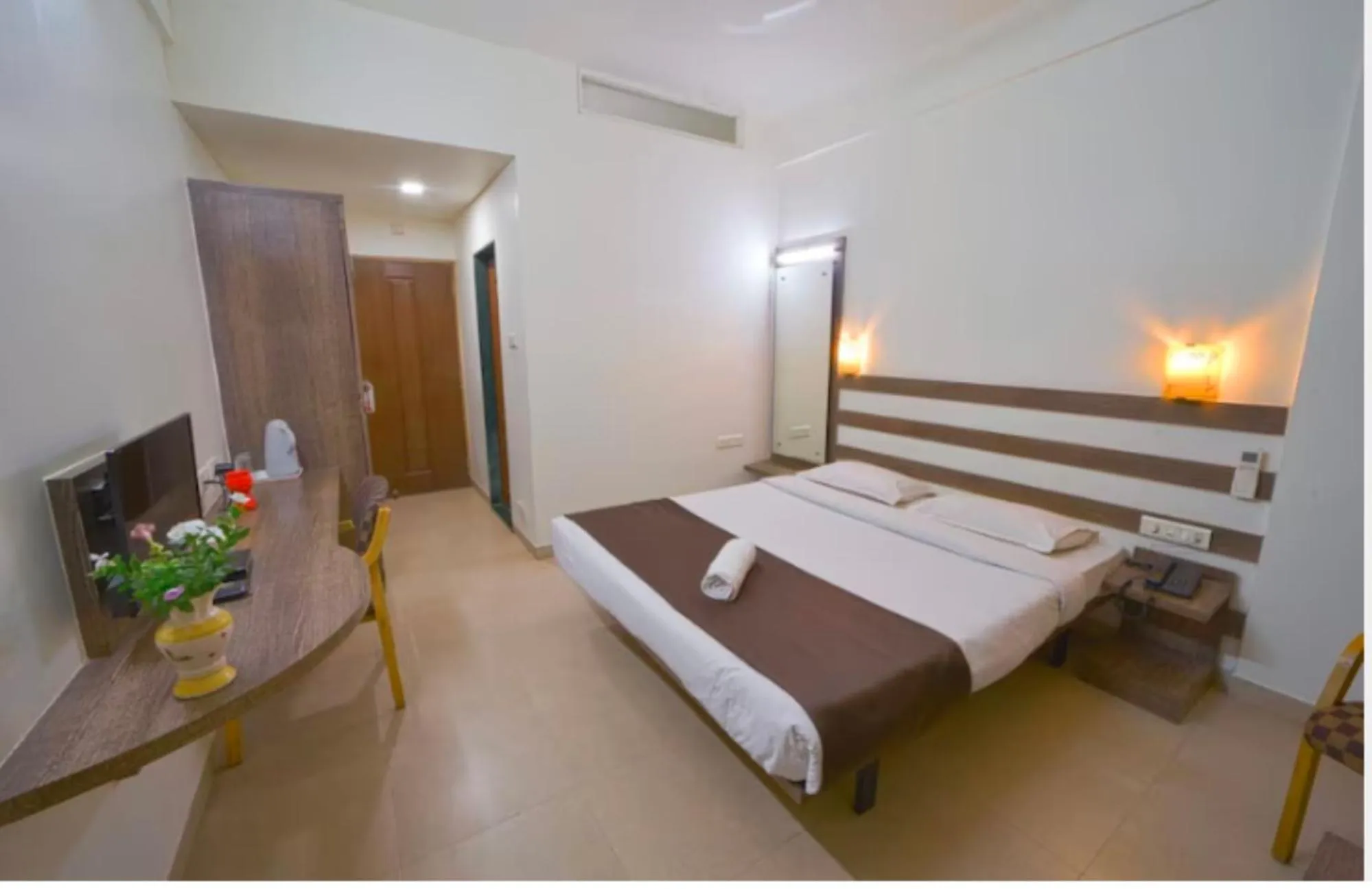 Bed in Hotel Orient Crown, Kolhapur