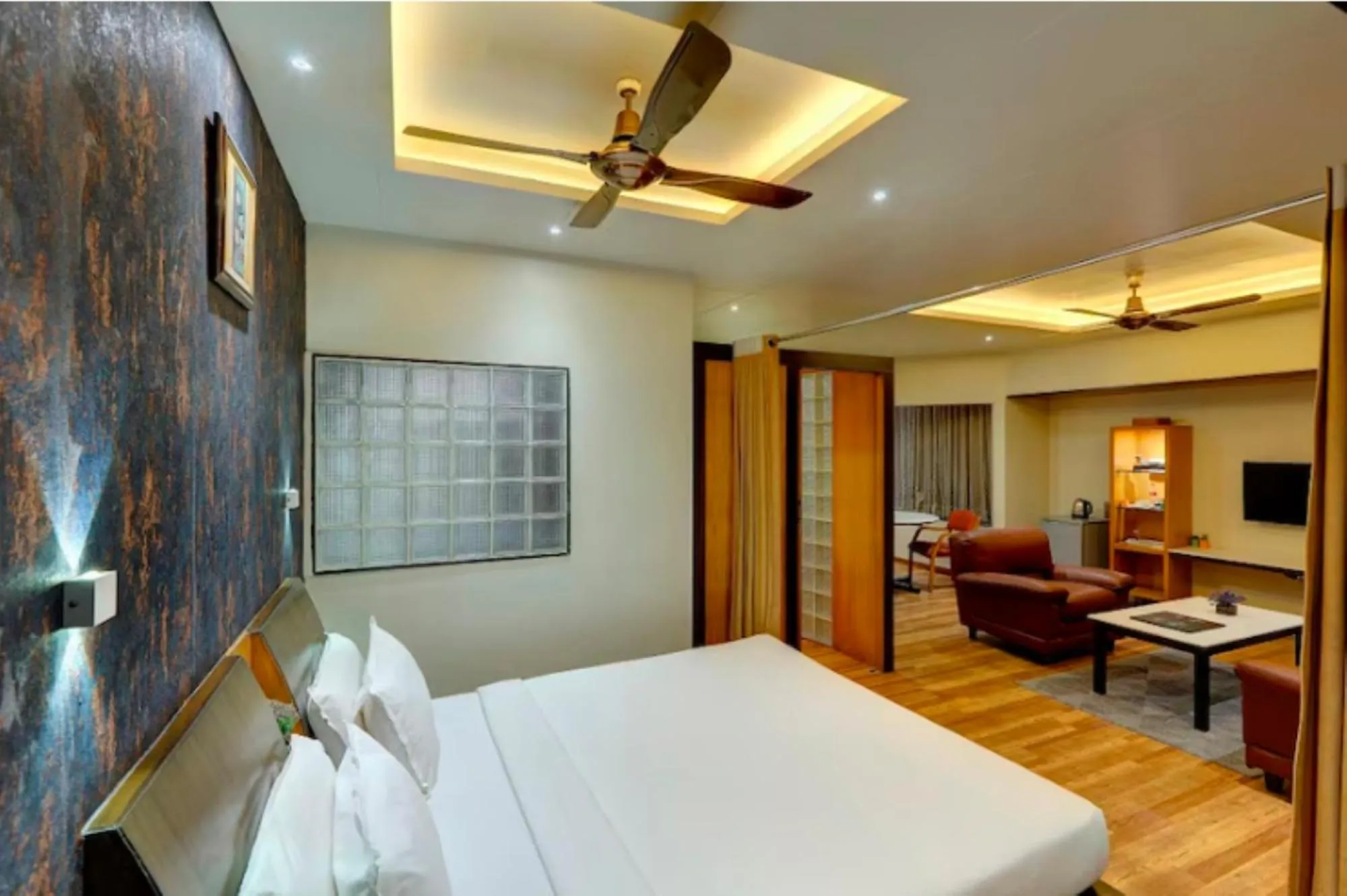 Bed in Hotel Orient Crown, Kolhapur