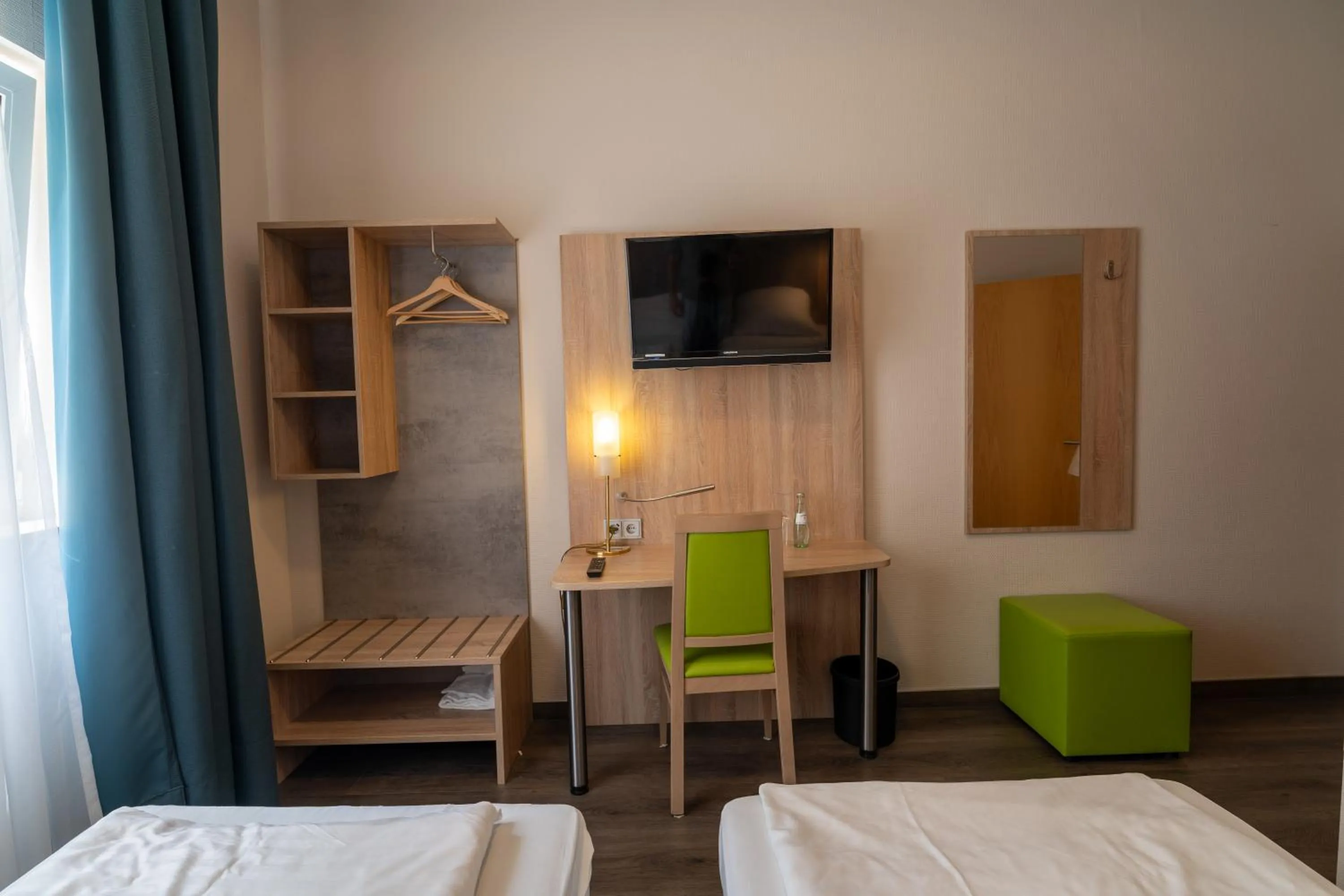 Photo of the whole room, Bed in Airport Business Hotel Köln