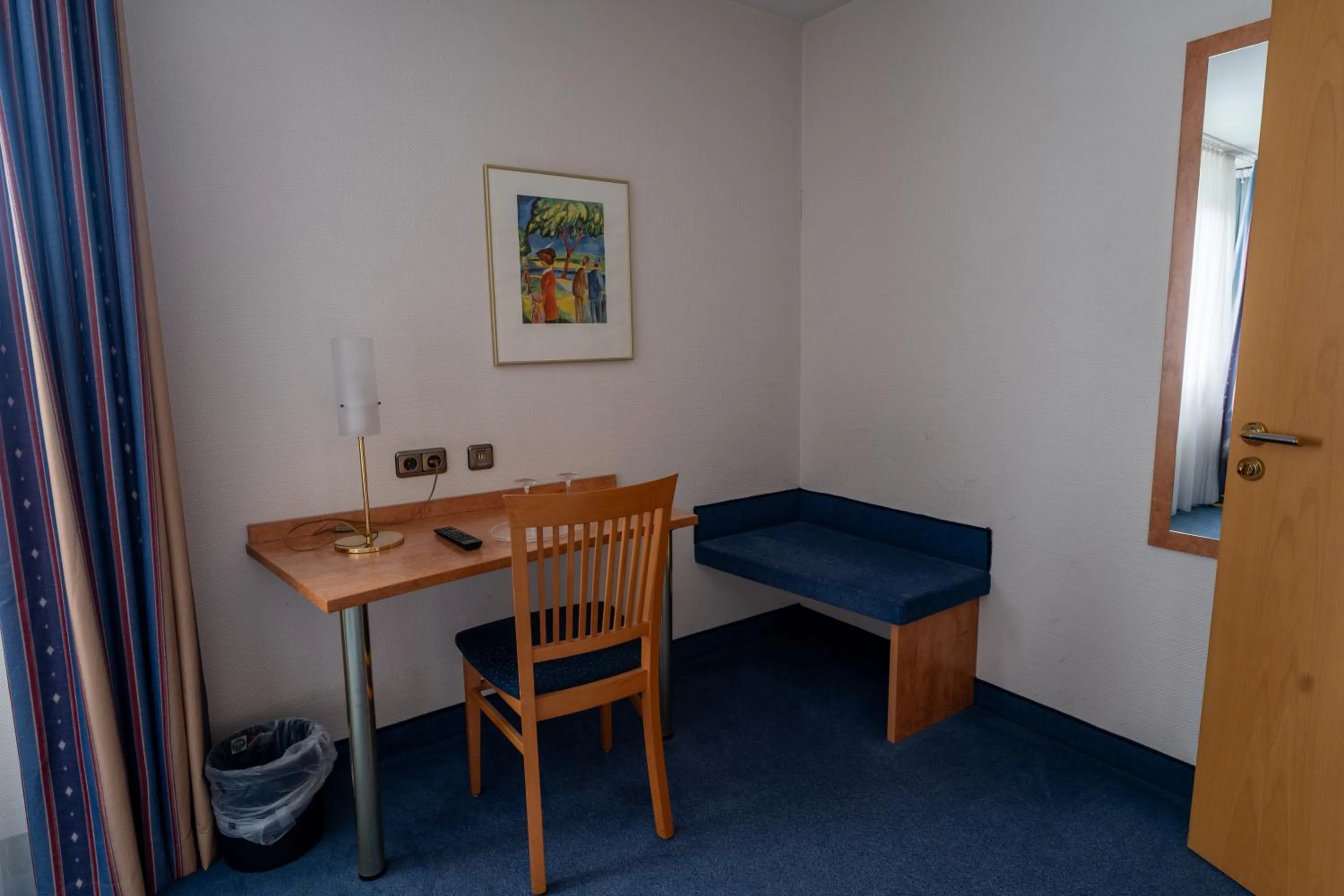 Seating area in Airport Business Hotel Köln