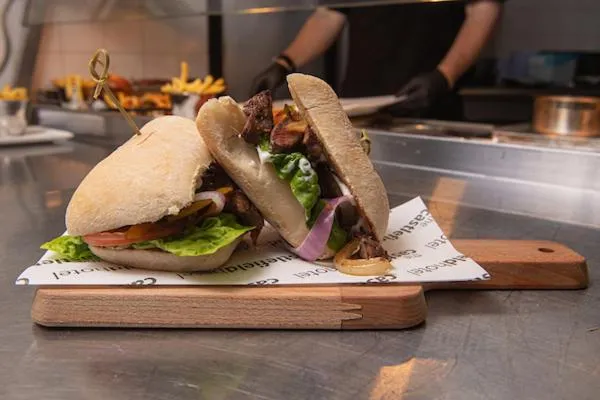 Restaurant/places to eat in Castlefield Hotel