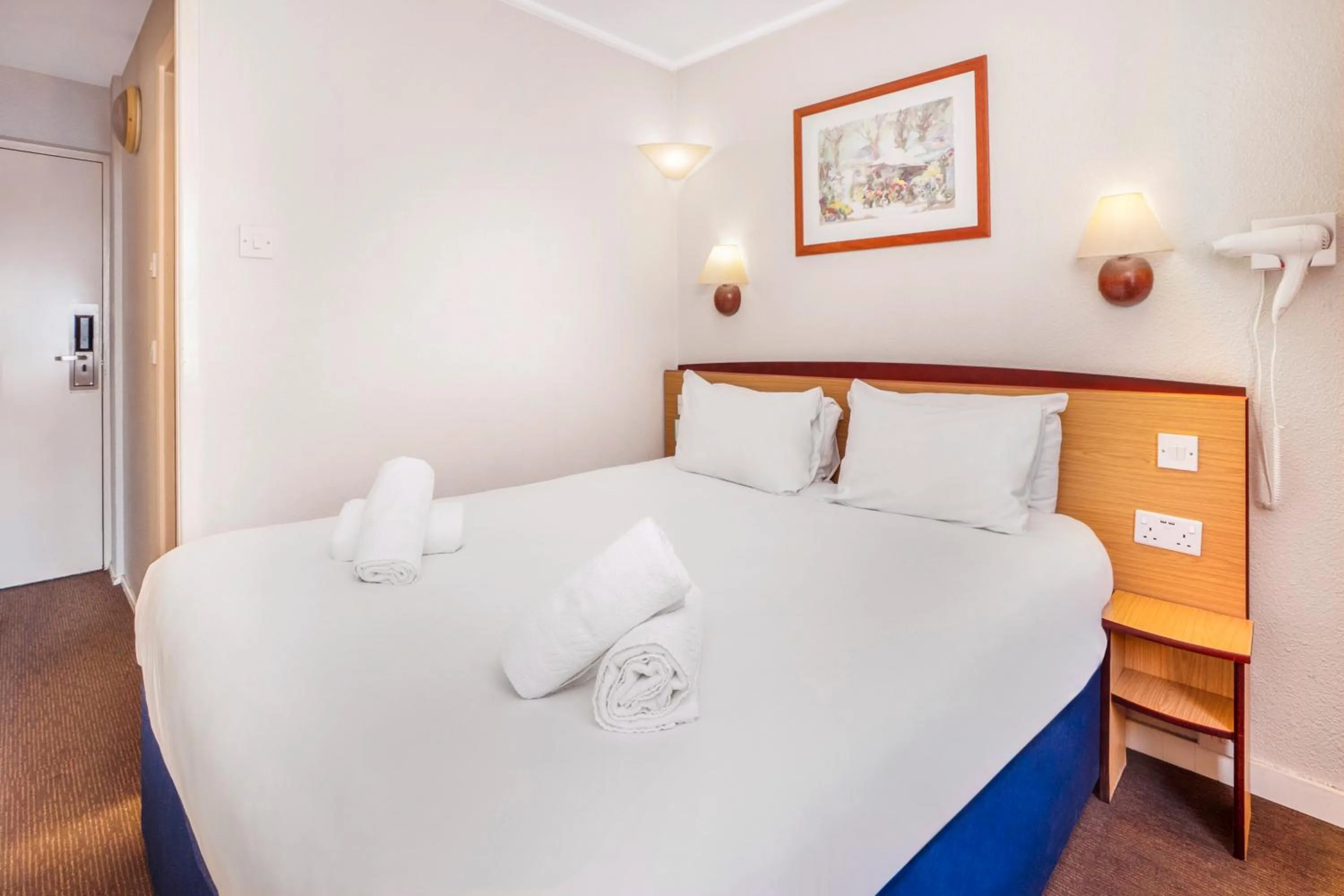 Bedroom, Bed in Campanile Manchester