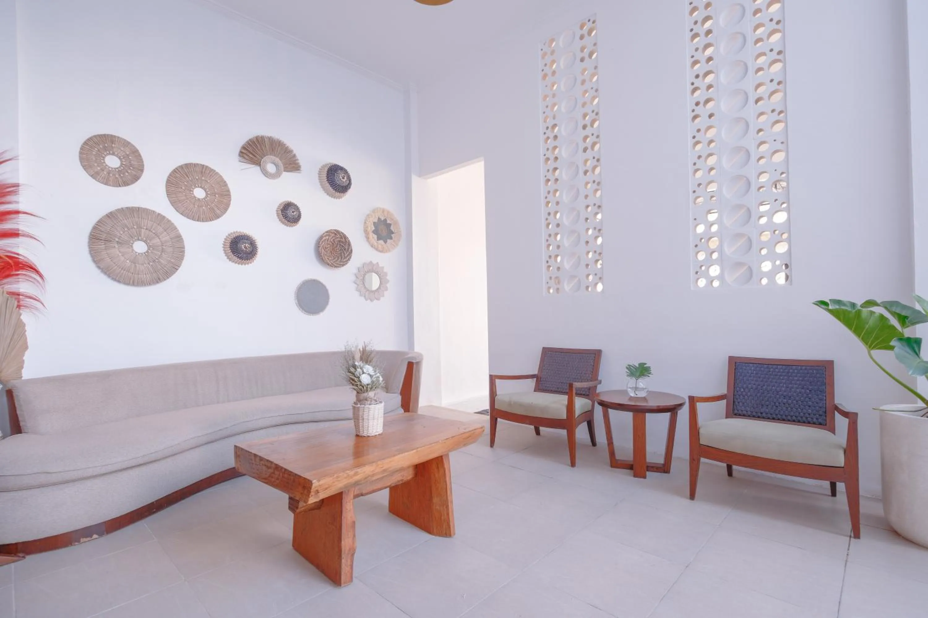 Communal lounge/ TV room in Blessing Bali