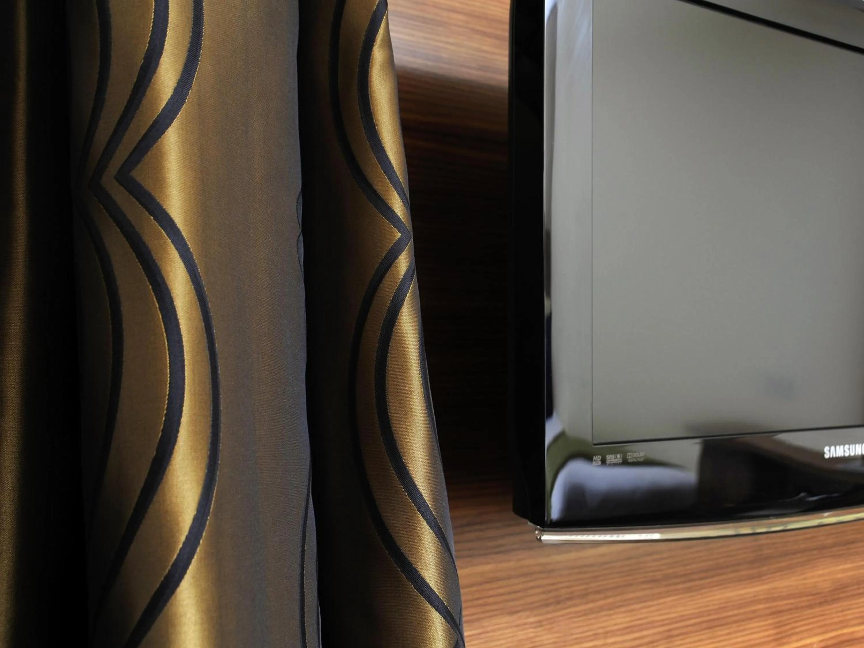 Bedroom in Mercure London Bloomsbury Hotel