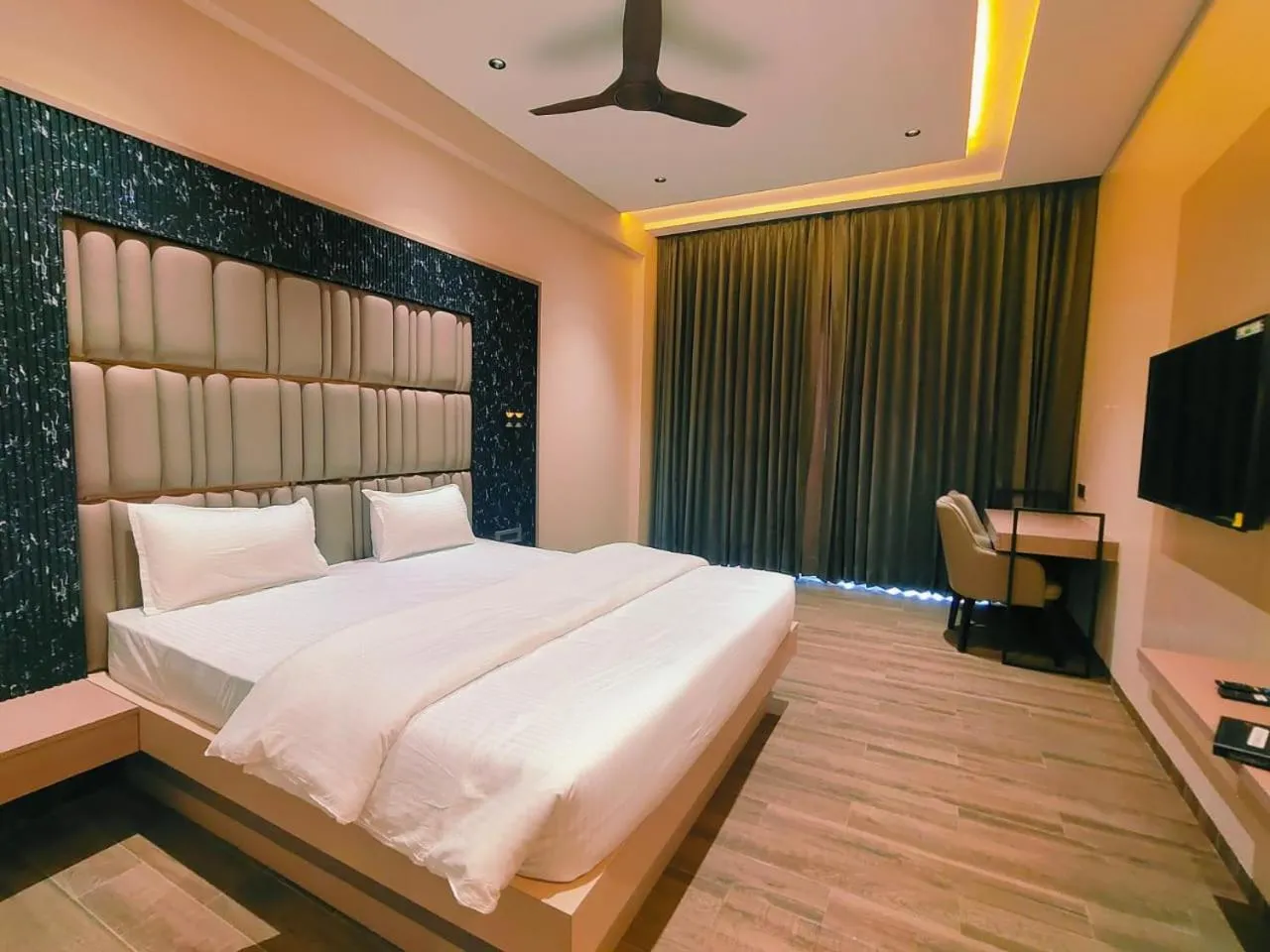 Hotel Akshay Palace Ahmednagar