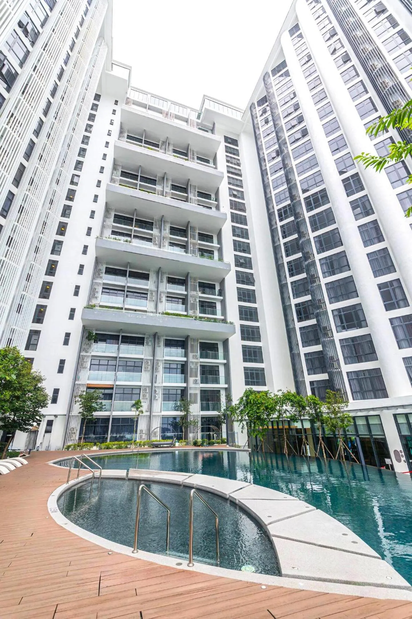 Swimming pool in The Shore Kota Kinabalu