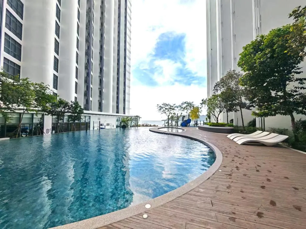 Swimming pool in The Shore Kota Kinabalu