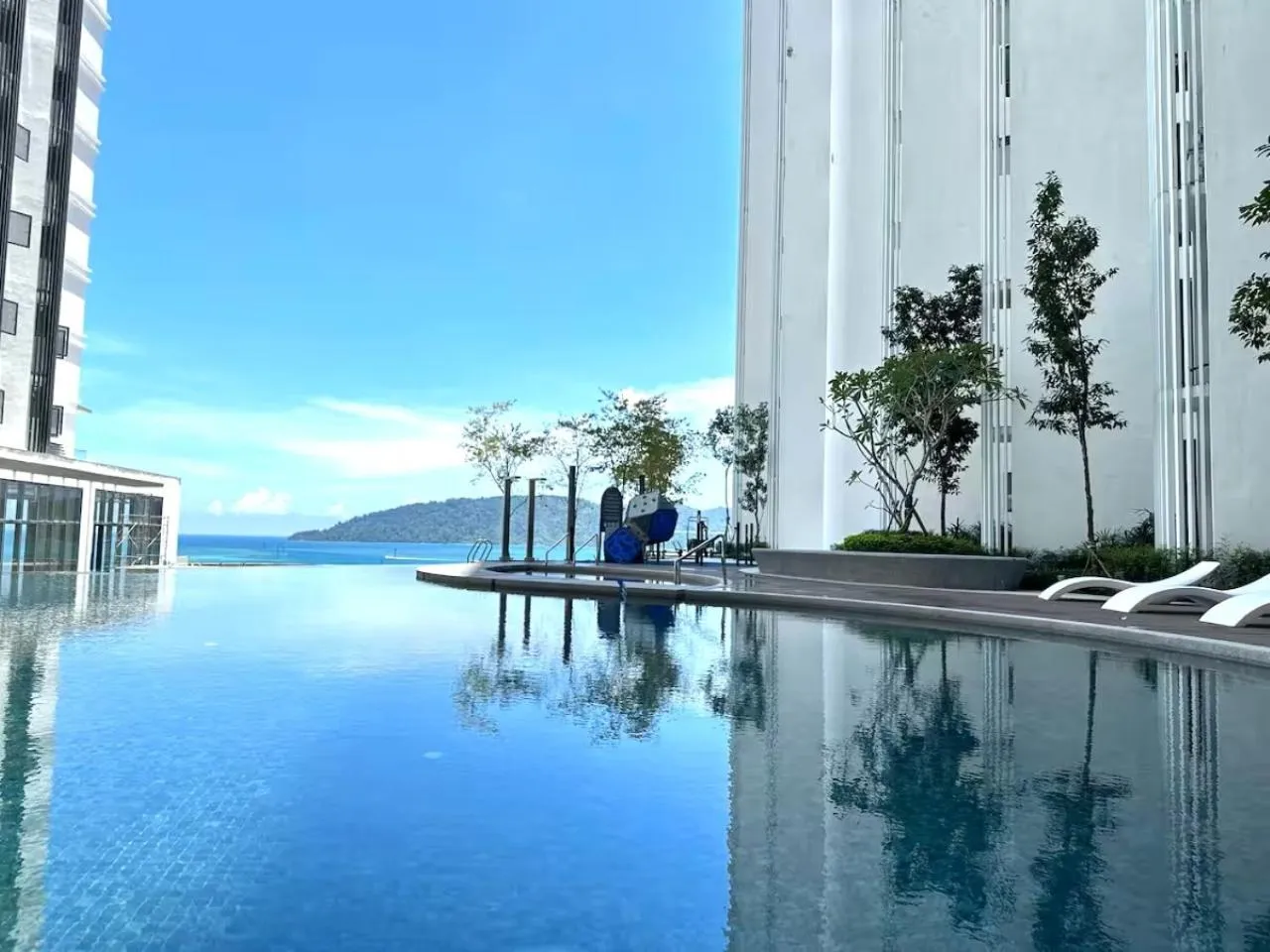 Swimming pool in The Shore Kota Kinabalu