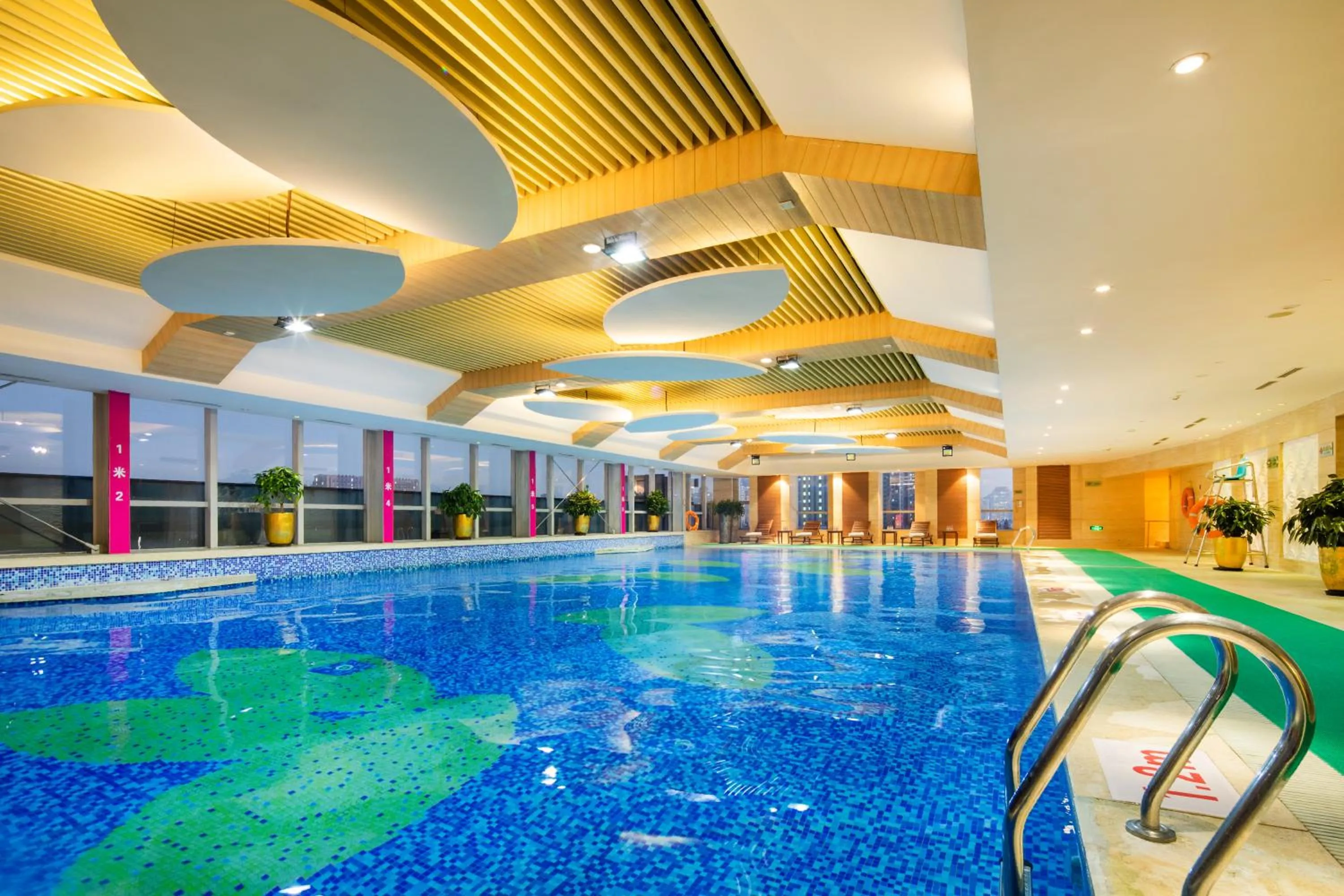 Swimming pool in Hangzhou Haixin Hotel