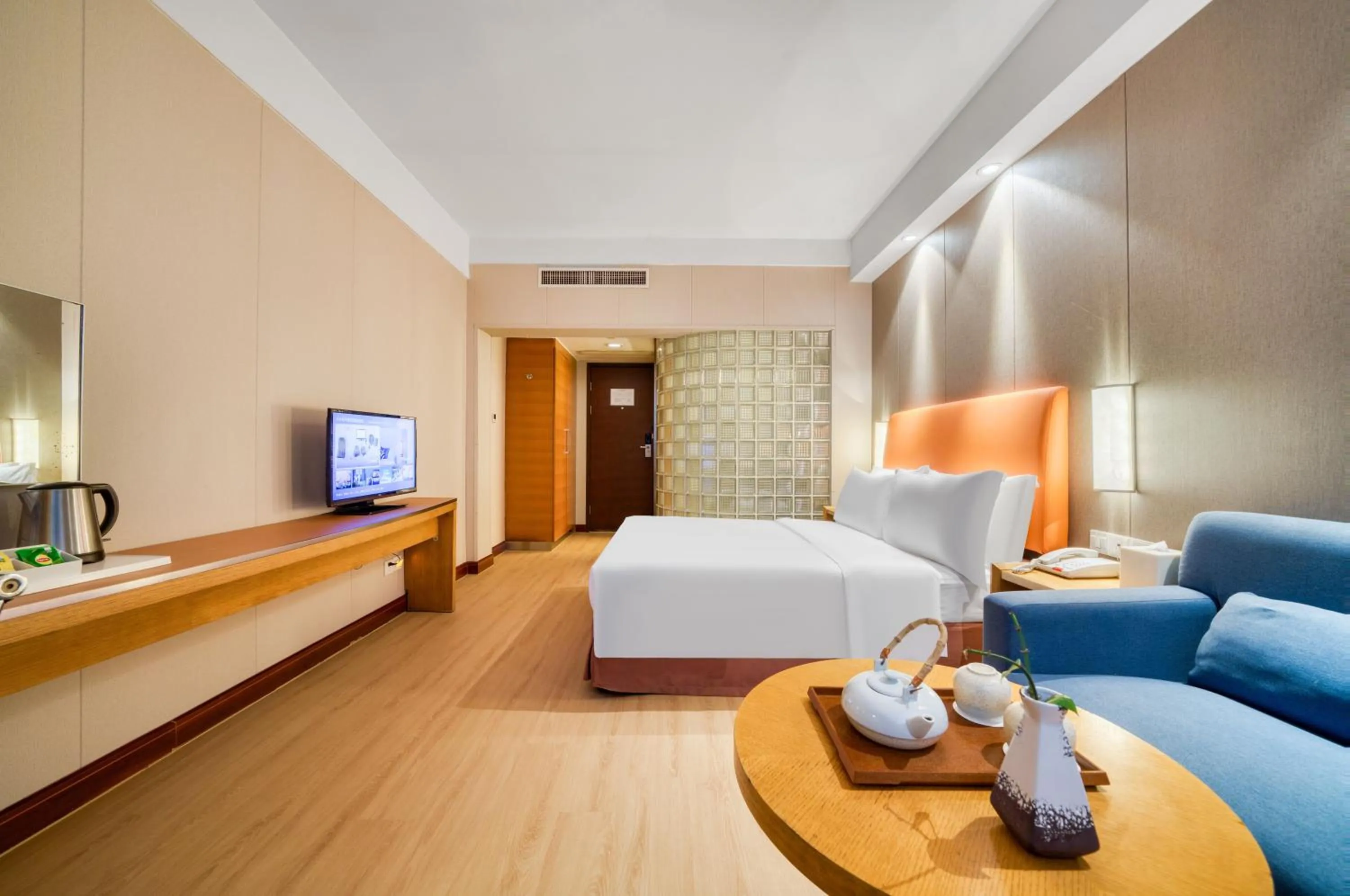 Photo of the whole room, Bed in Hangzhou Haixin Hotel