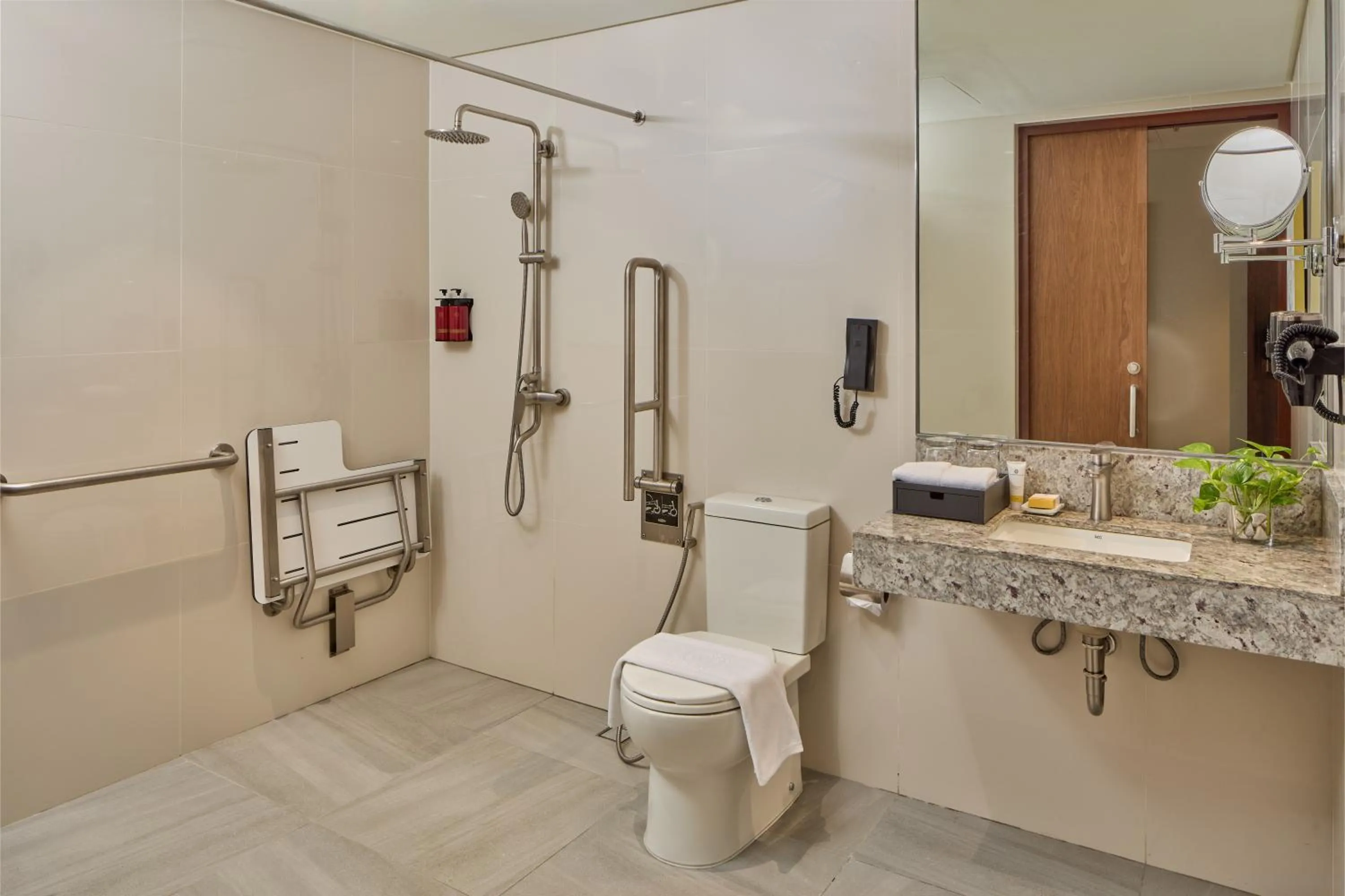 Shower in Grand Westside Manila Bay