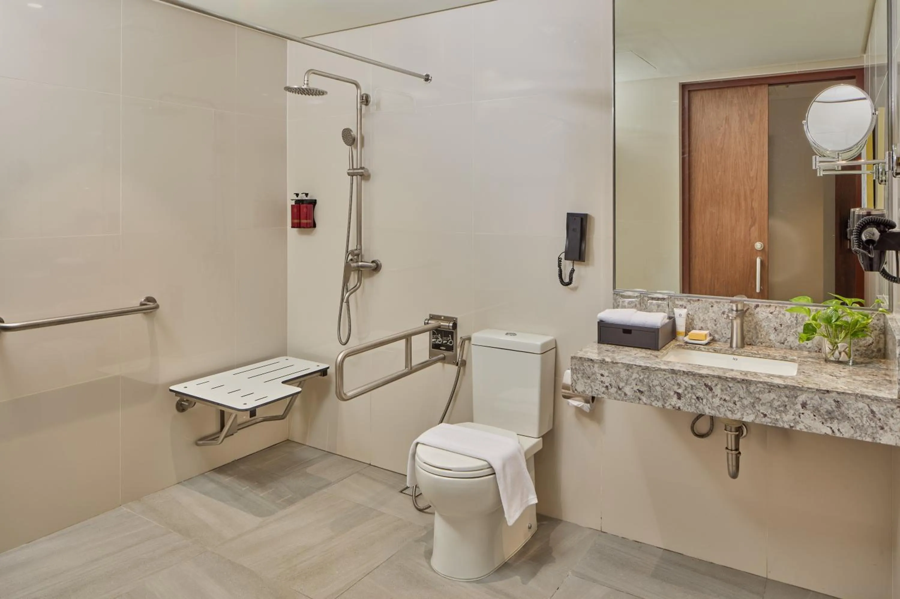 Shower in Grand Westside Manila Bay