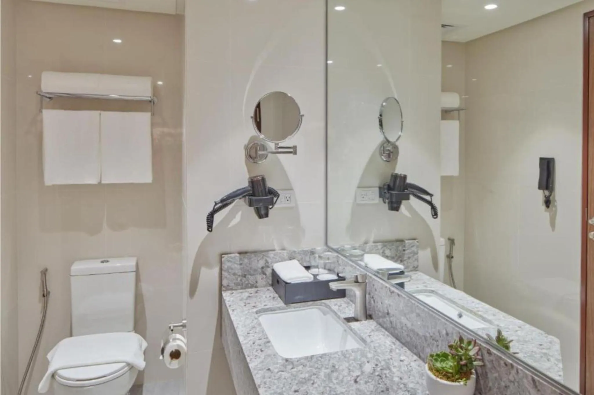 Shower in Grand Westside Manila Bay